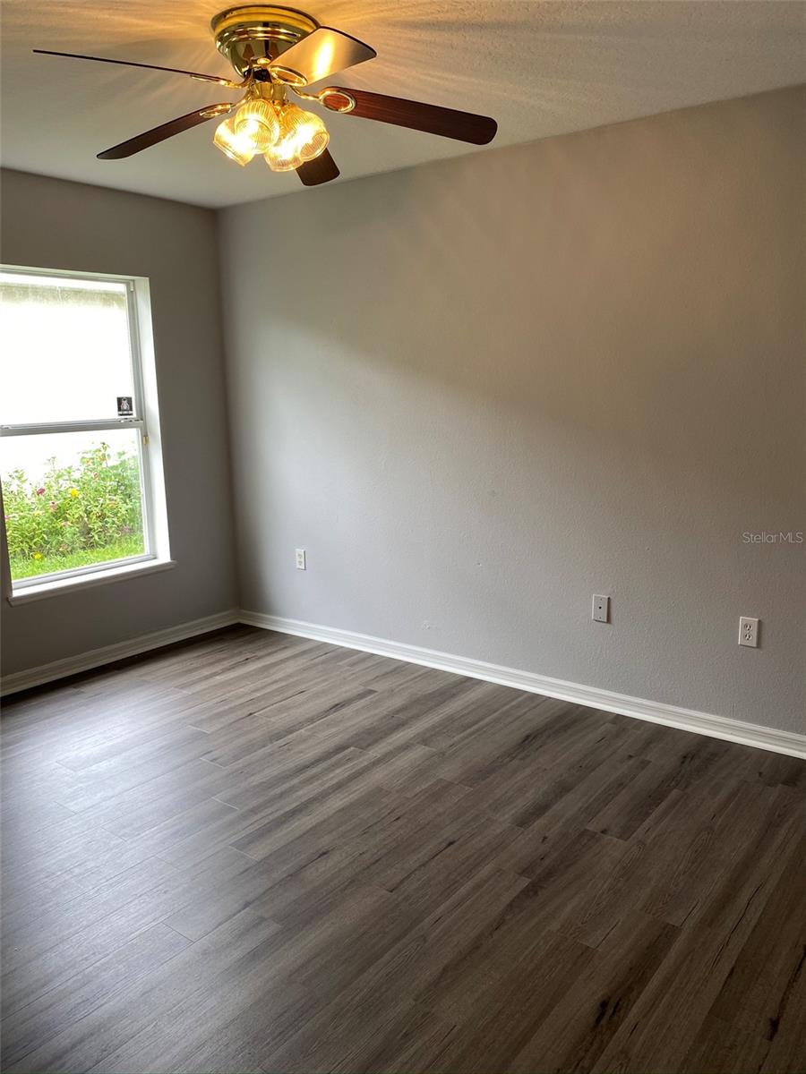 LEESBURG OVERLOOK AT LAKE GRIFFIN - Residential Lease