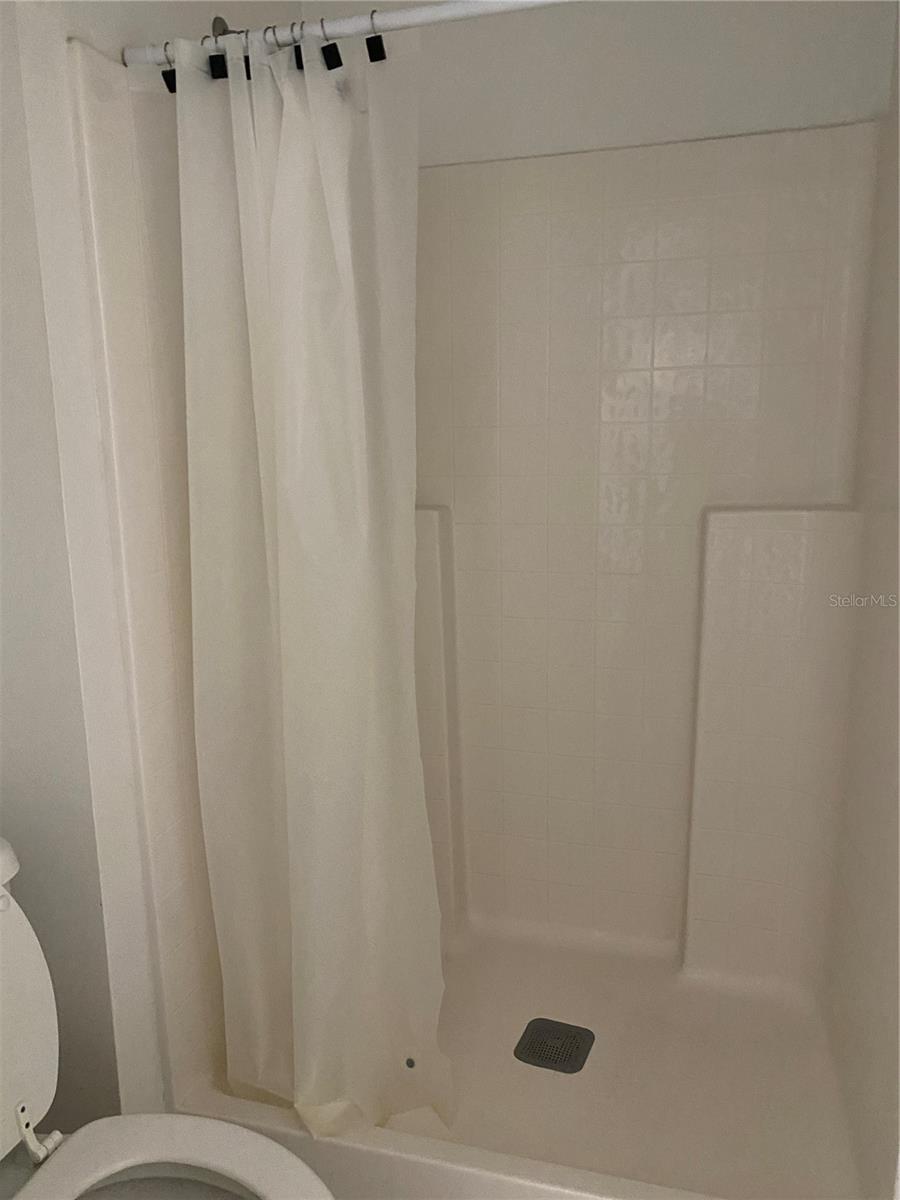 LEESBURG OVERLOOK AT LAKE GRIFFIN - Residential Lease