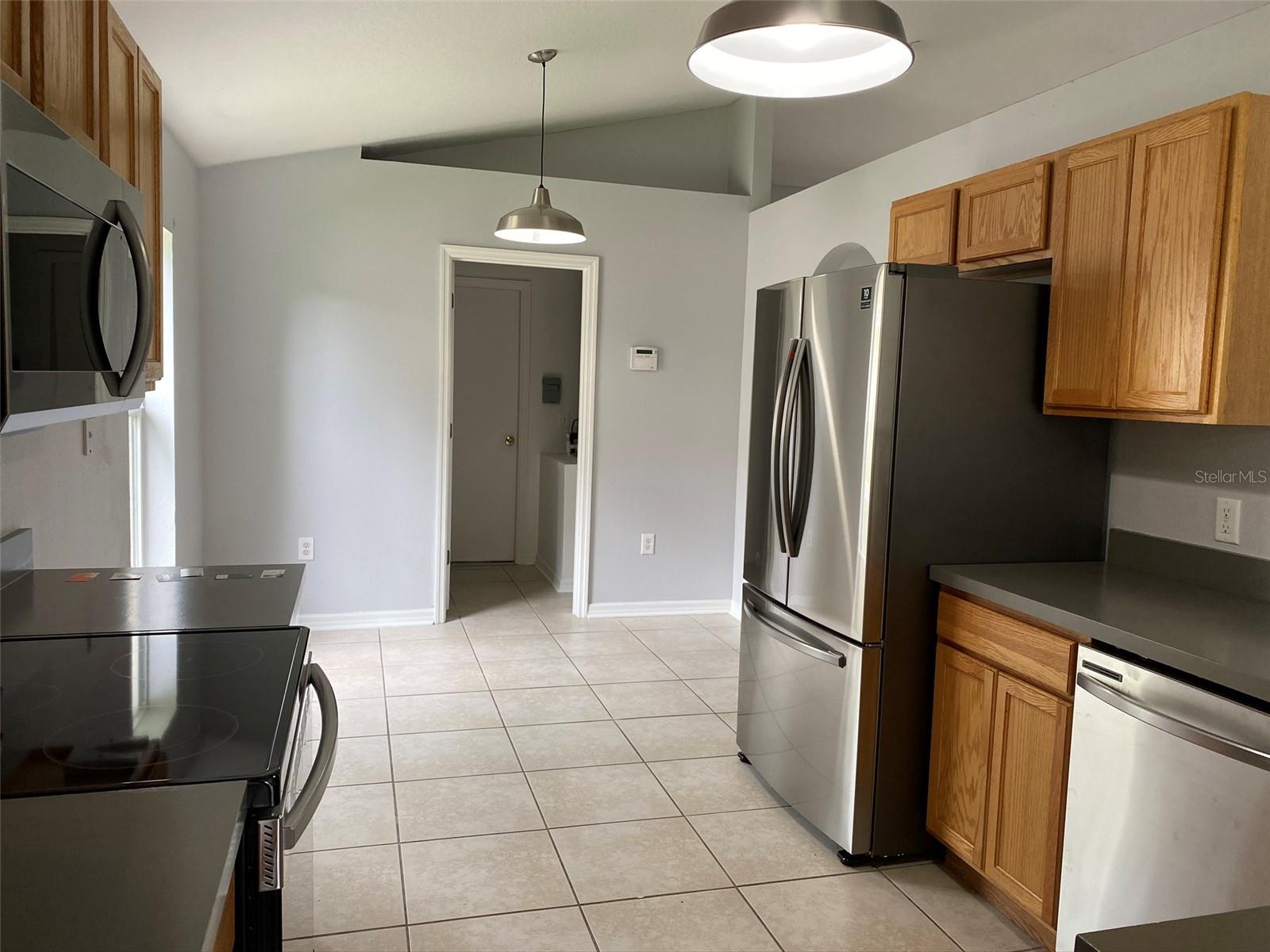 LEESBURG OVERLOOK AT LAKE GRIFFIN - Residential Lease