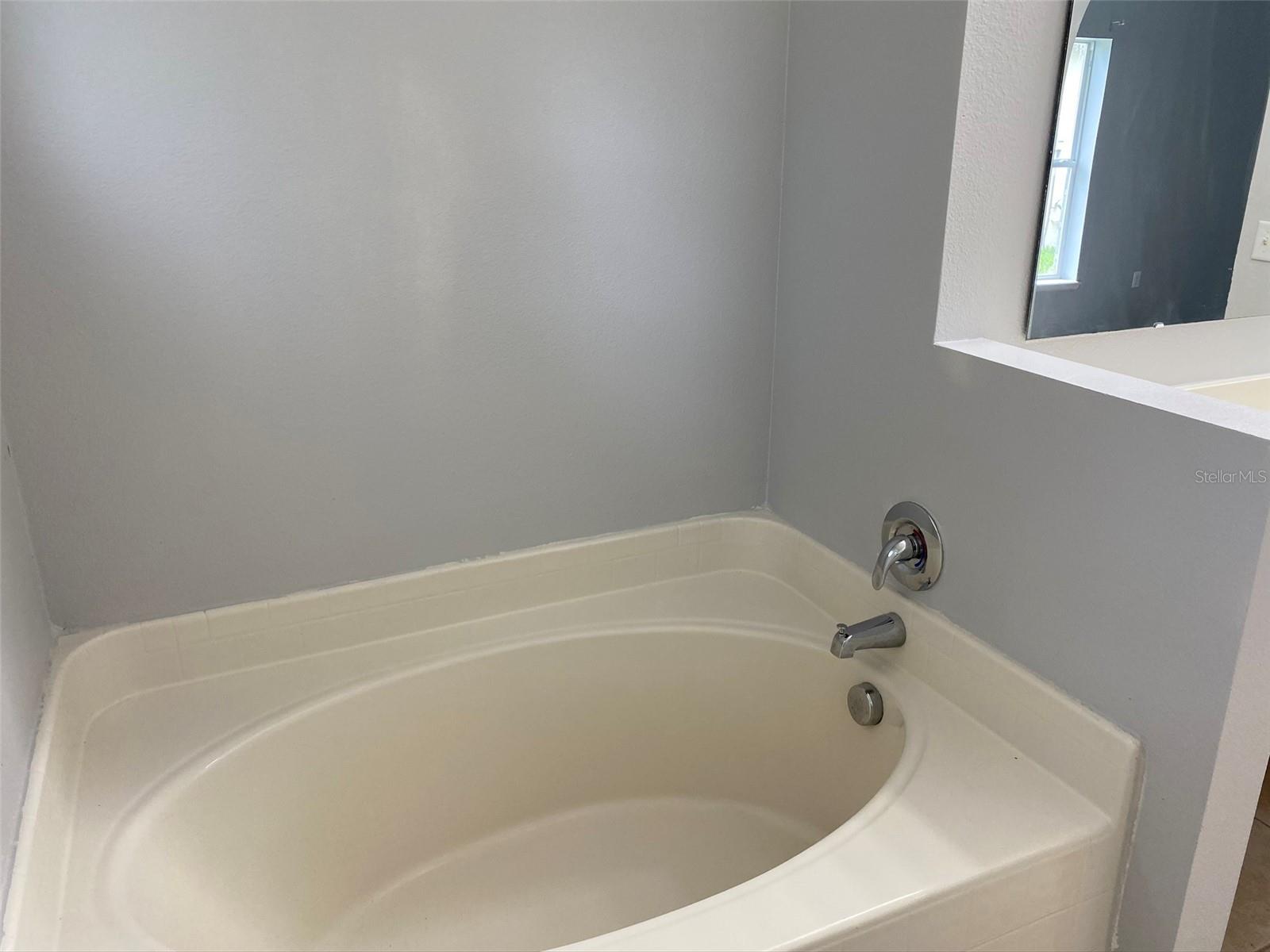 LEESBURG OVERLOOK AT LAKE GRIFFIN - Residential Lease