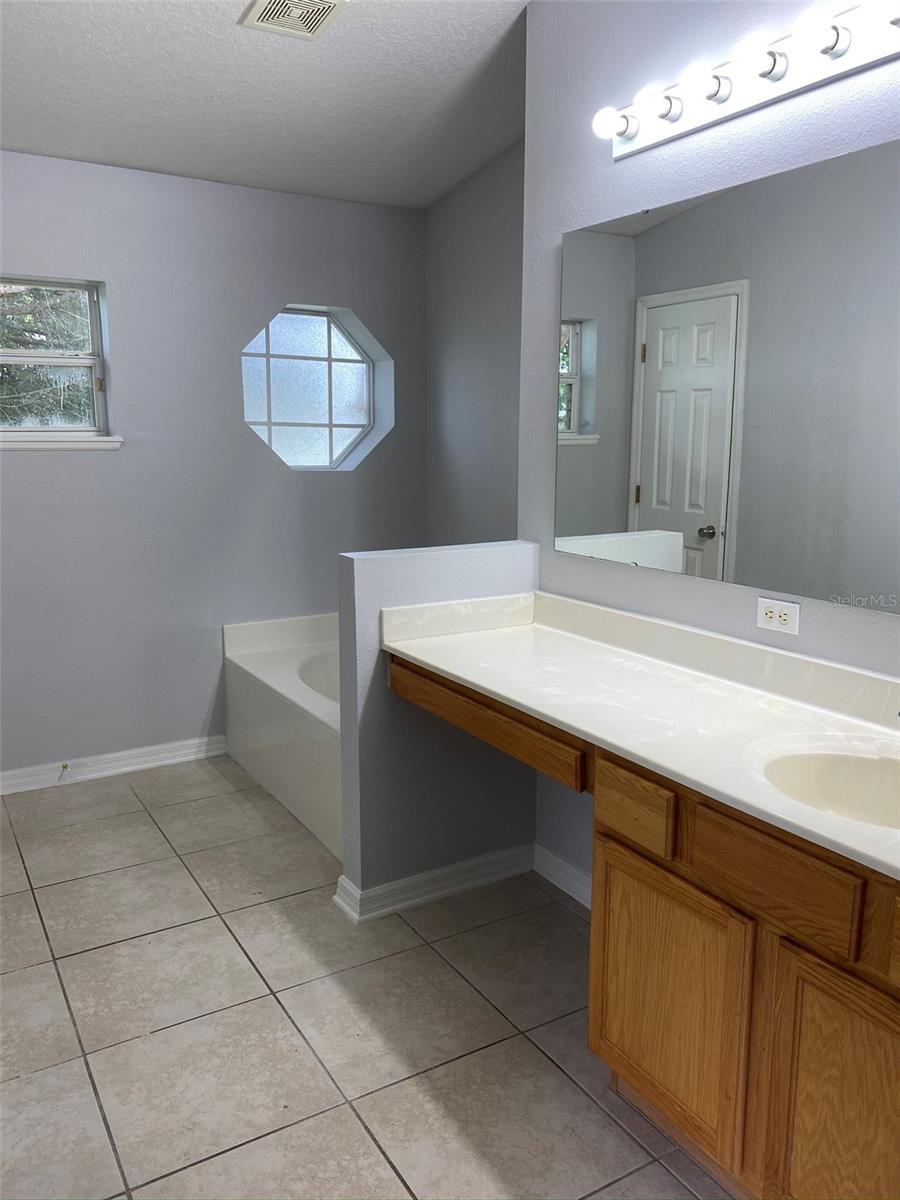 LEESBURG OVERLOOK AT LAKE GRIFFIN - Residential Lease