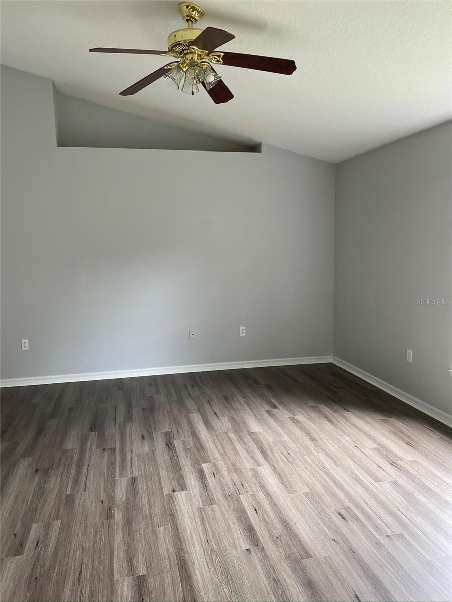 LEESBURG OVERLOOK AT LAKE GRIFFIN - Residential Lease