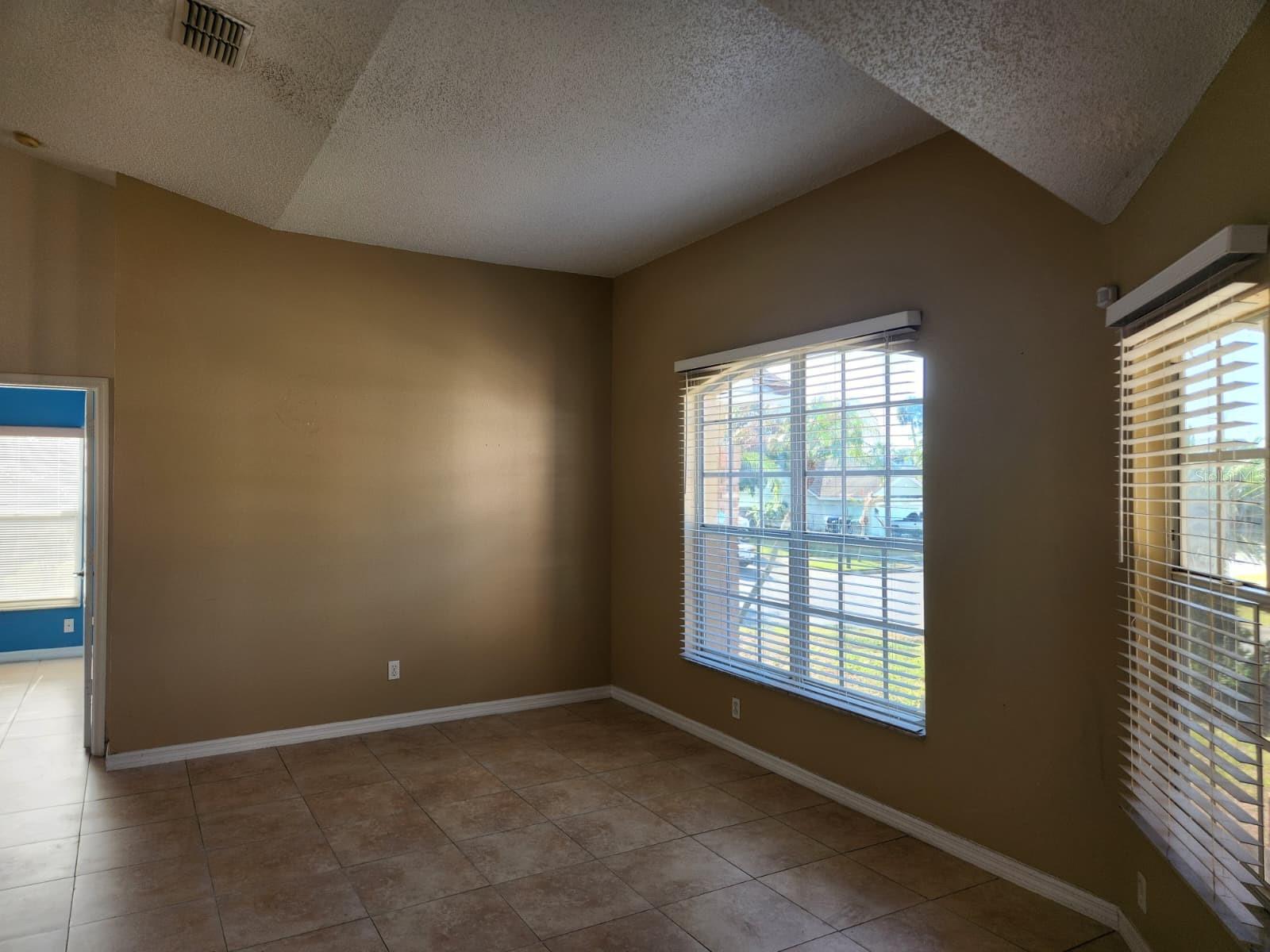 COUNTRY RUN - Residential