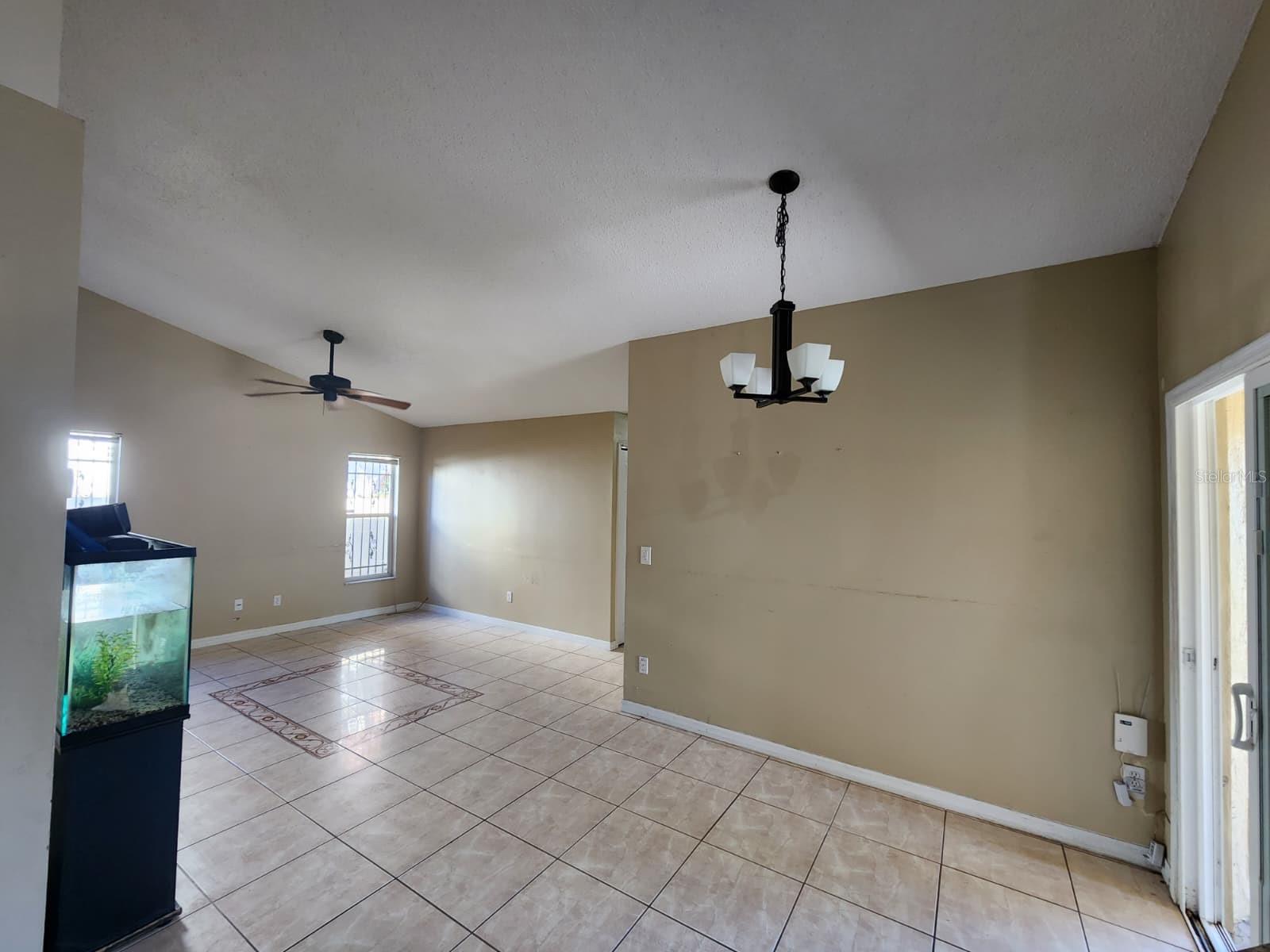 COUNTRY RUN - Residential