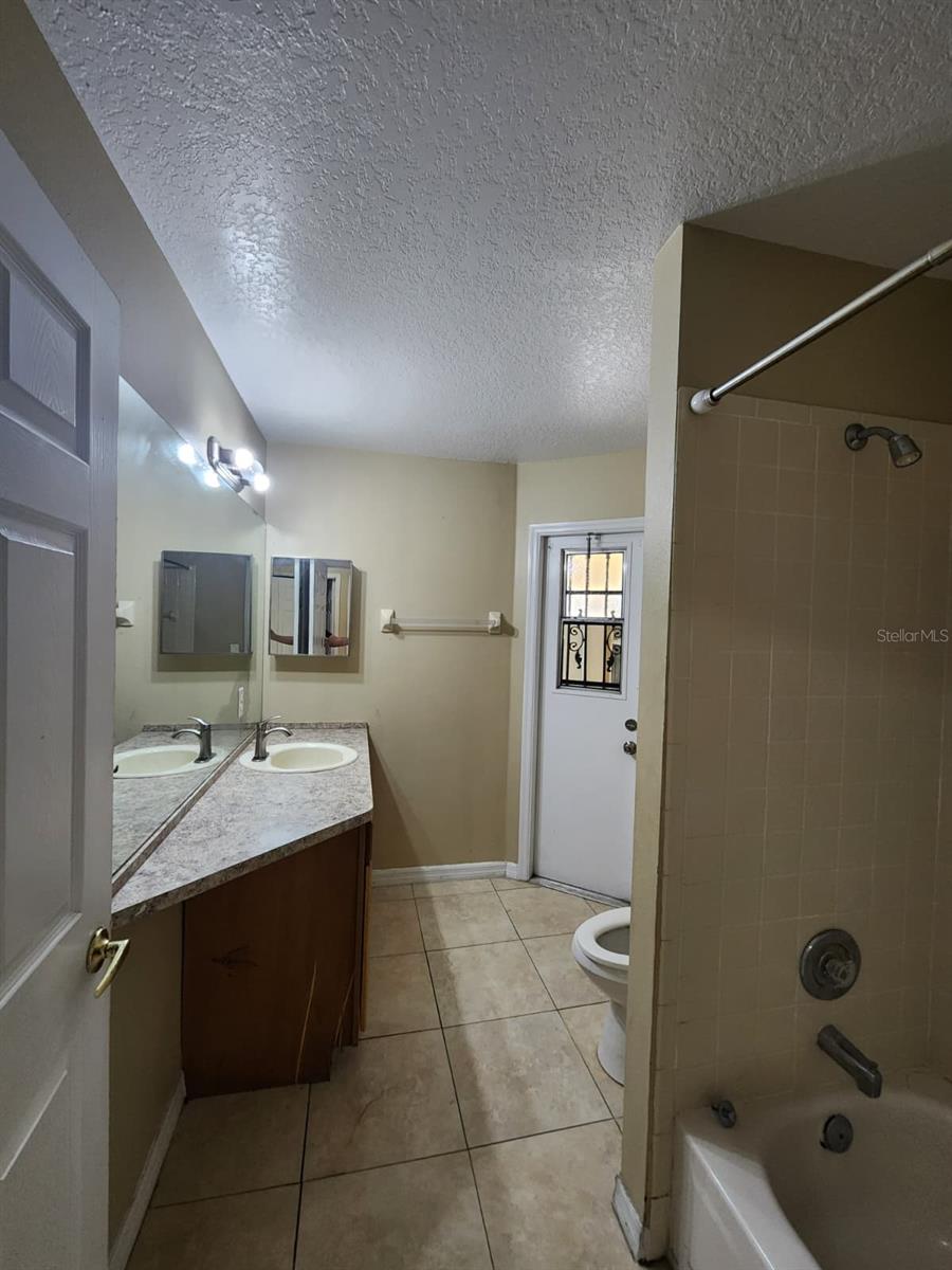 COUNTRY RUN - Residential