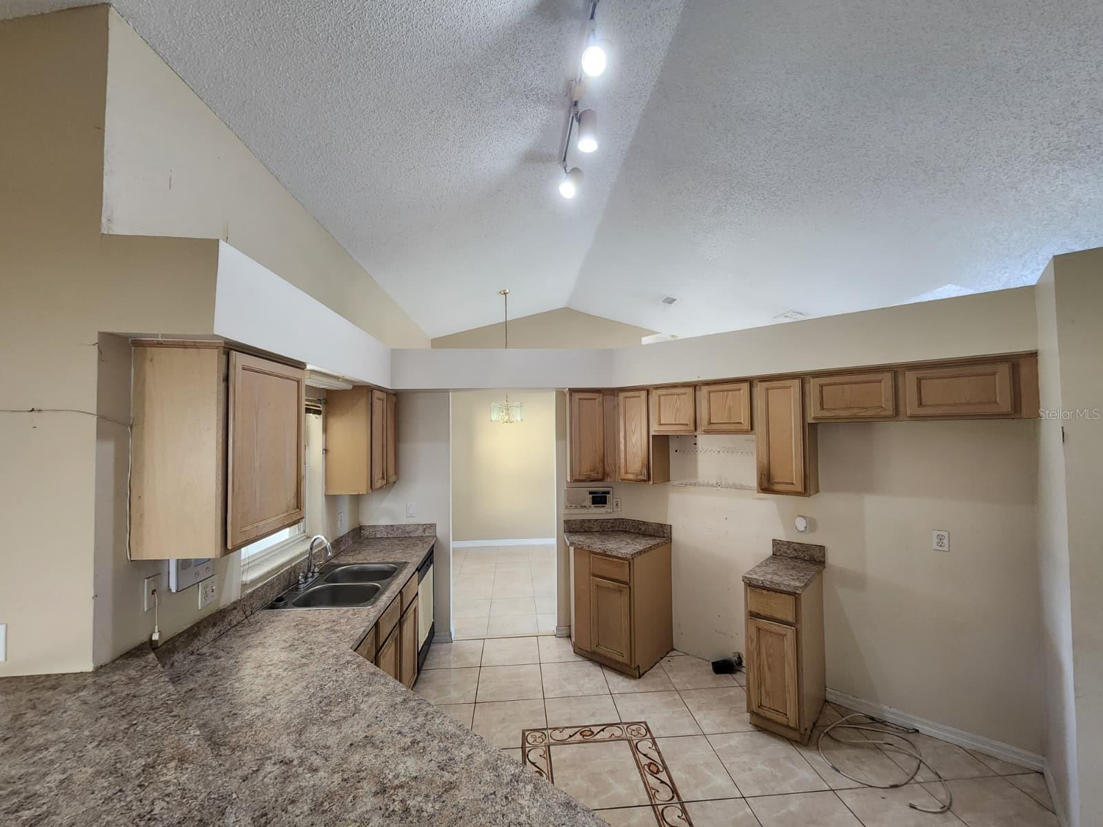 COUNTRY RUN - Residential