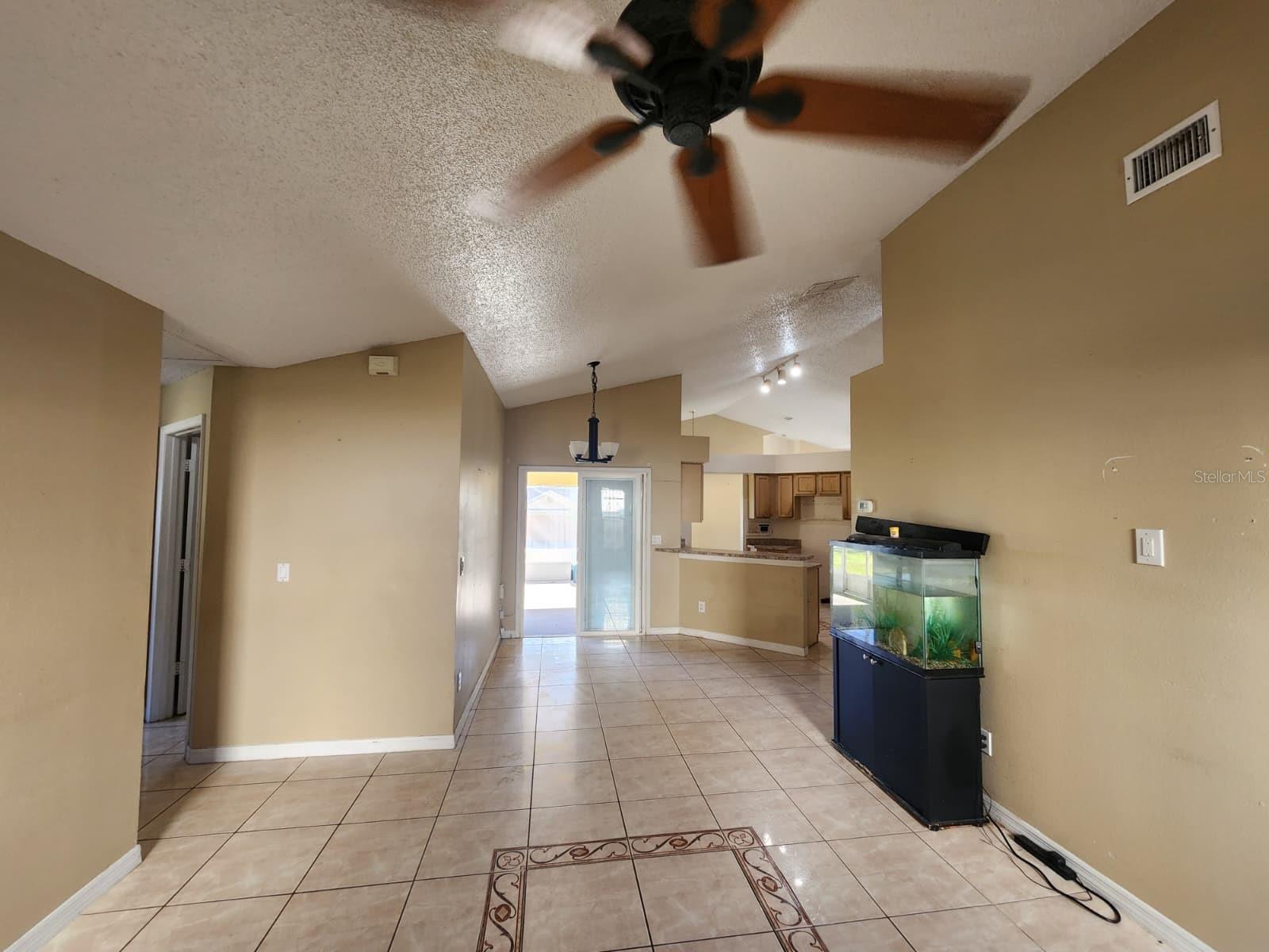 COUNTRY RUN - Residential