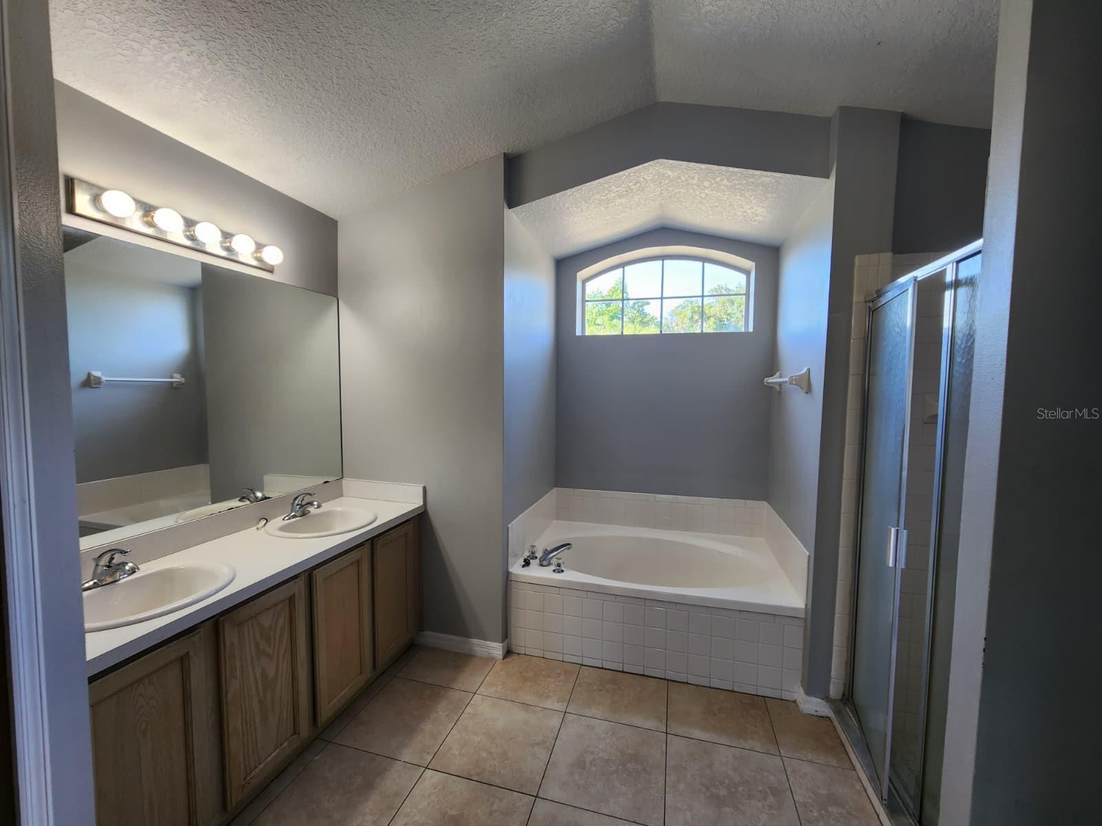 COUNTRY RUN - Residential