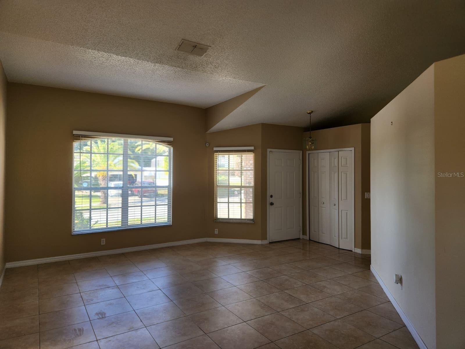 COUNTRY RUN - Residential