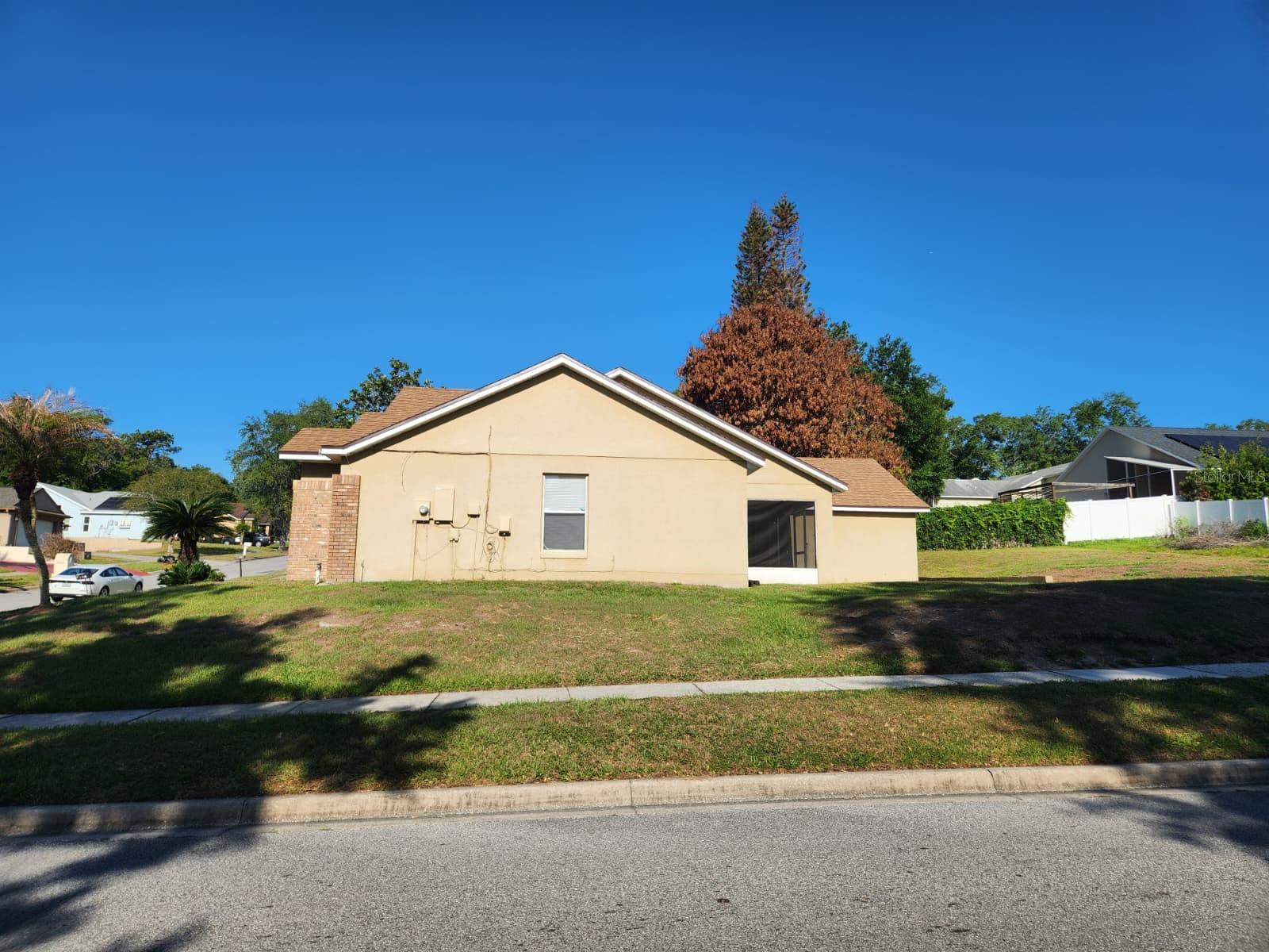 COUNTRY RUN - Residential