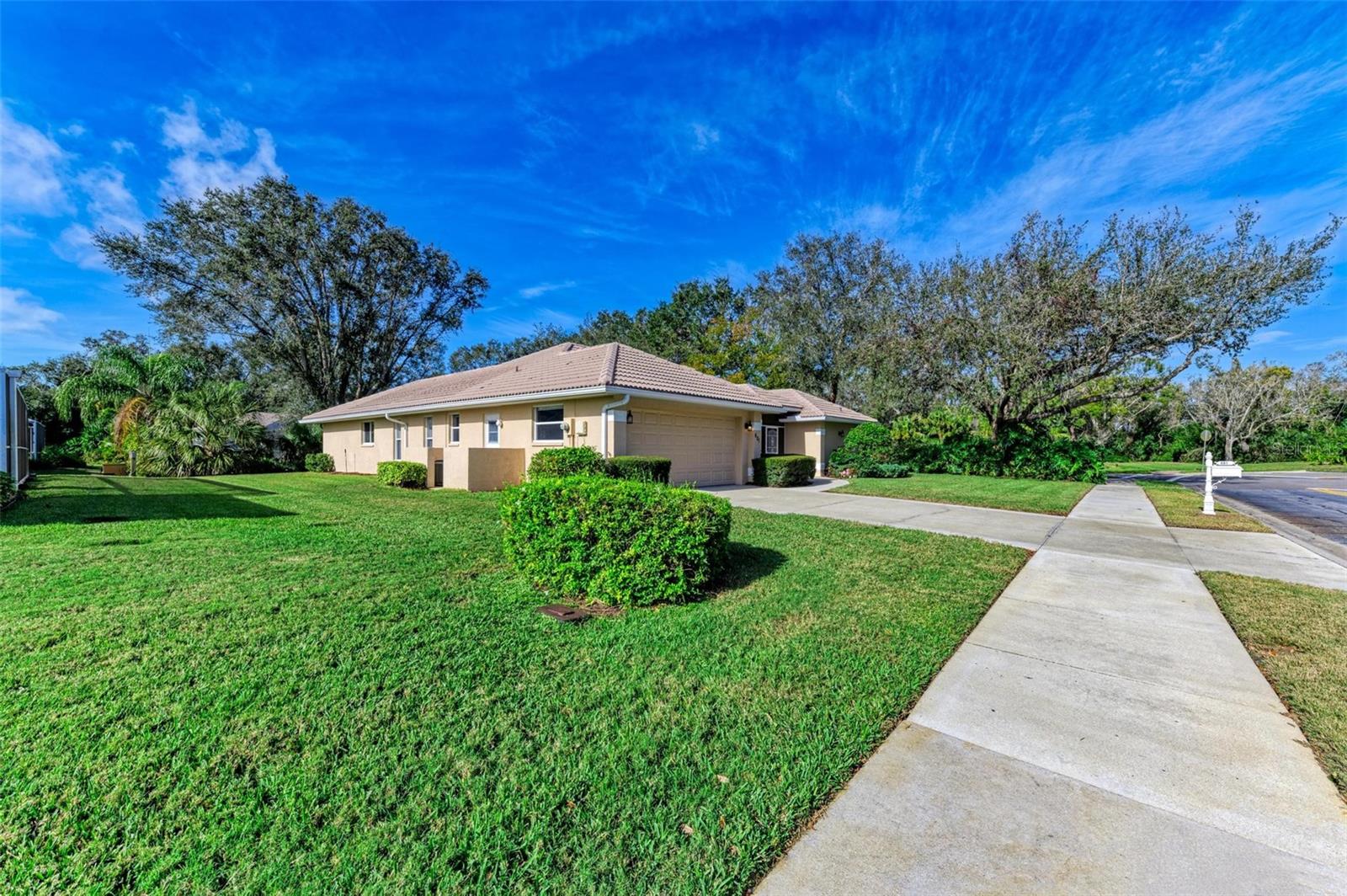 601 LAKESCENE DRIVE