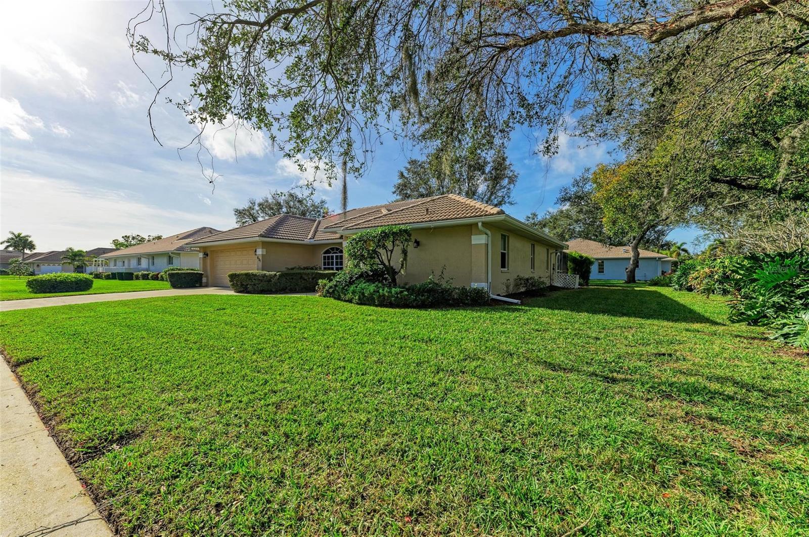 601 LAKESCENE DRIVE