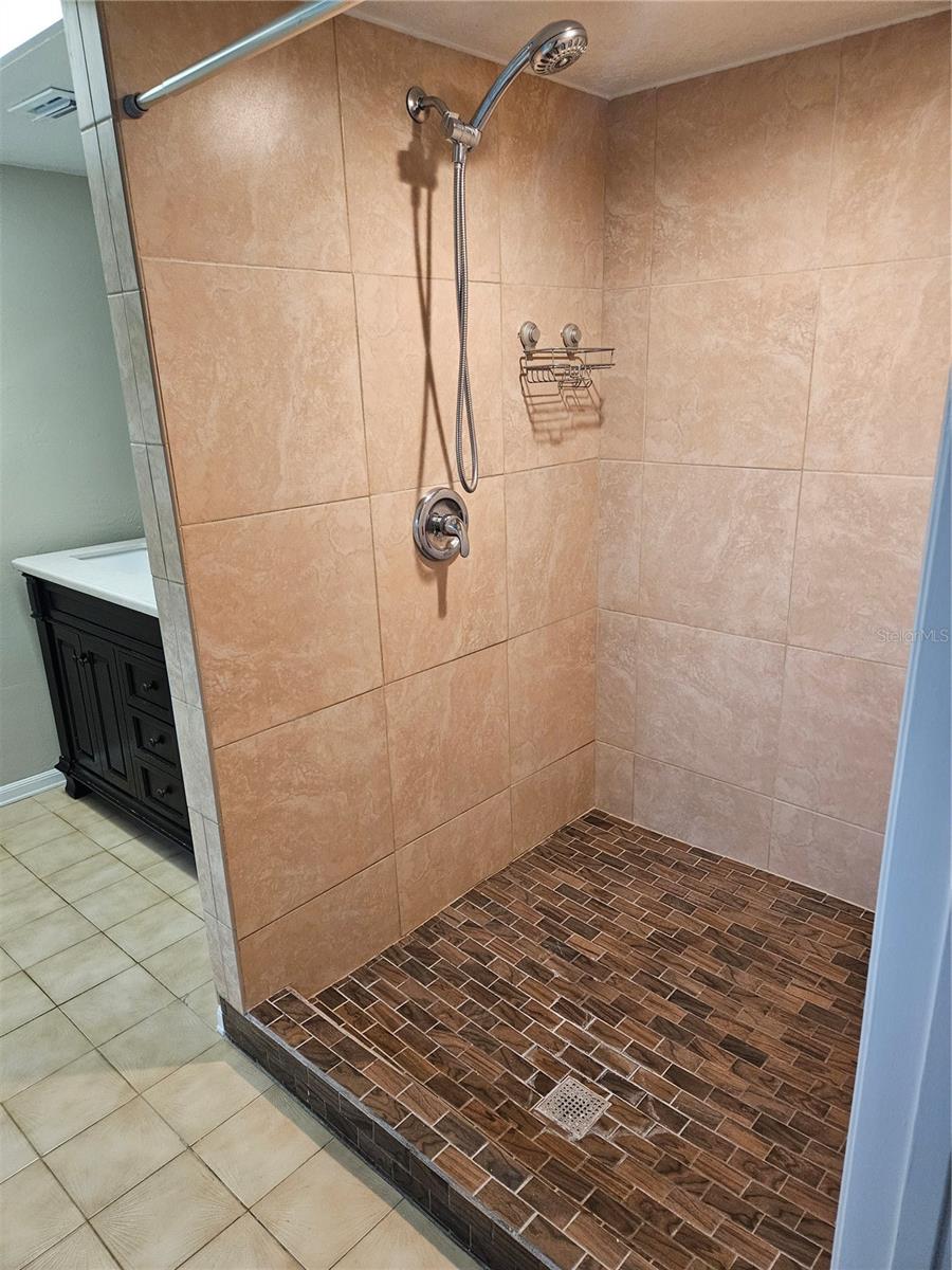 BISHOP REP - Residential Lease