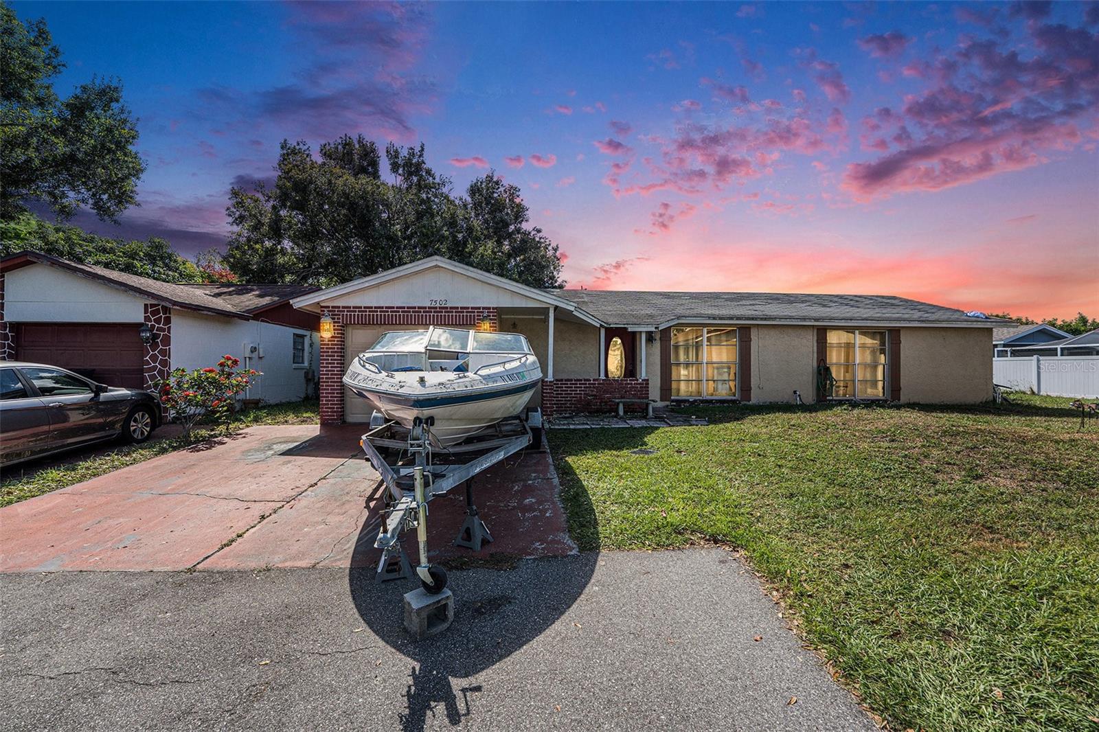 Prime Investment or Starter Home in Tampa!
Welcome to 7502 Pond View Court, a well-maintained 3-bedroom, 2-bathroom single-family home in the highly desirable Town ‘N’ Country area of Tampa. This property is a fantastic opportunity for both investors and homeowners, blending convenience, potential, and lifestyle appeal.
Ideally located just 15 minutes from Tampa International Airport, this home provides quick access to Downtown Tampa, Ben T. Davis Beach, and the scenic Upper Tampa Bay Trail. Enjoy nearby shopping, dining, and entertainment for easy, connected living.
Step inside to find a welcoming layout ready for your personal touches or tenant-ready enhancements. Whether you’re expanding your investment portfolio or searching for a home in a thriving area, this property offers exceptional flexibility and value.
This home offers excellent proximity to beaches, parks, and shopping. It’s only 15 minutes to Tampa International Airport and ideal for investors or homeowners seeking convenience and growth potential.
Don’t miss this opportunity to own a piece of Tampa’s fast-growing real estate market, a property that truly delivers the best of comfort, location, and value.
