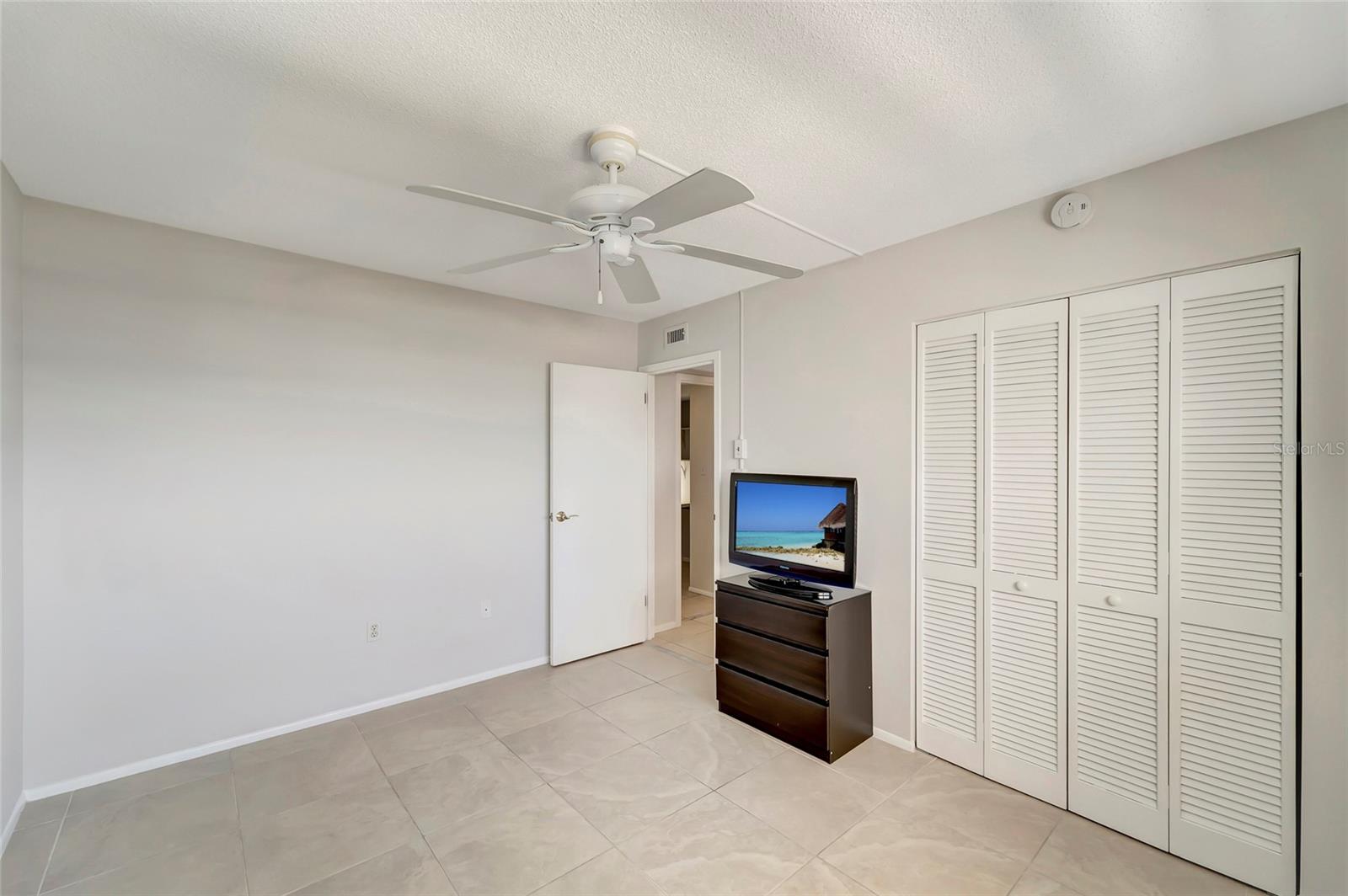 POINTE ON MIDNIGHT PASS - Residential