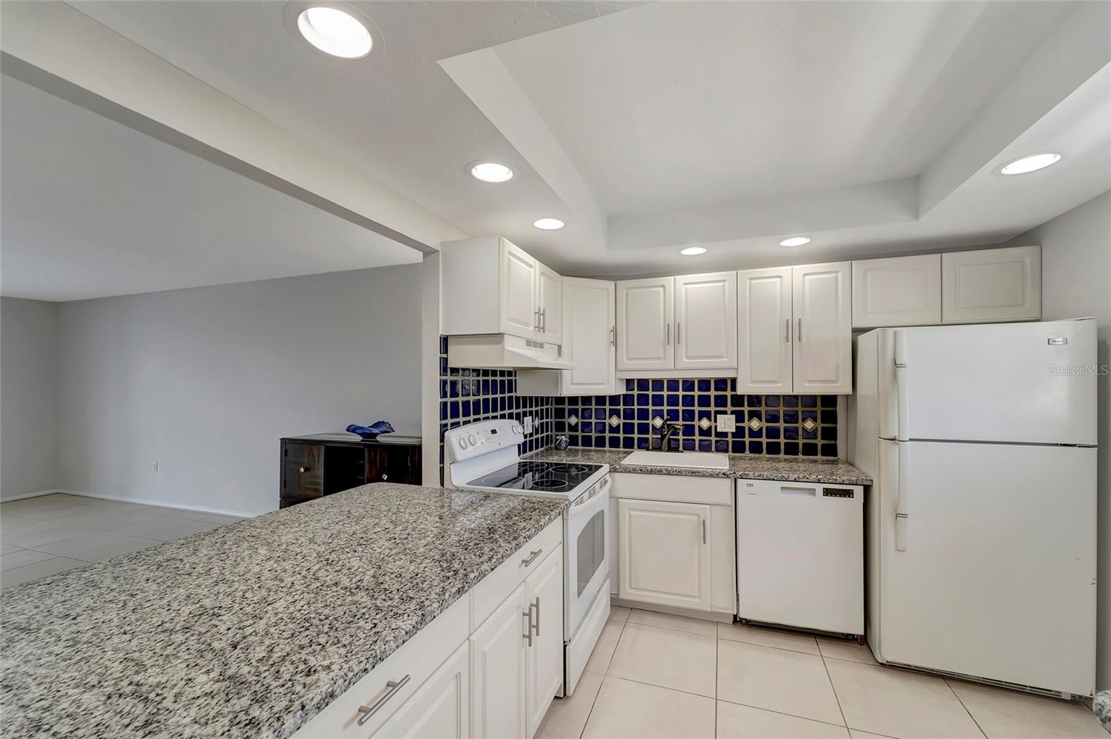 POINTE ON MIDNIGHT PASS - Residential