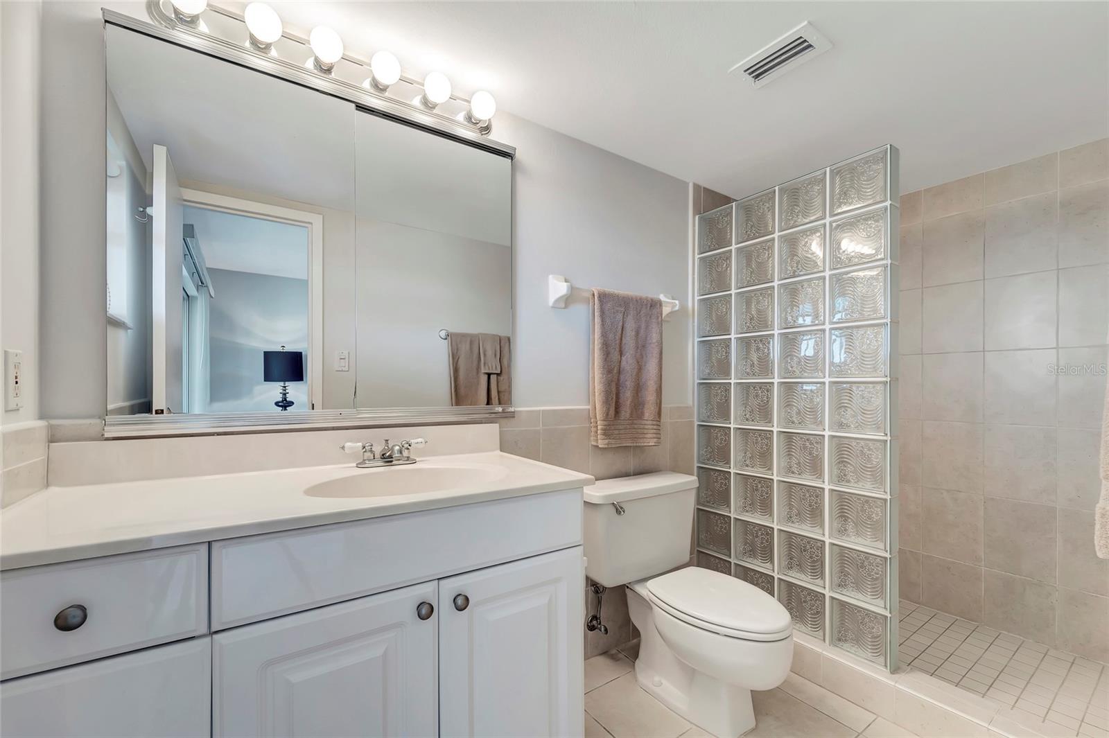 POINTE ON MIDNIGHT PASS - Residential