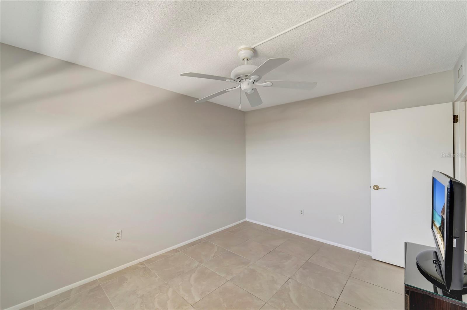 POINTE ON MIDNIGHT PASS - Residential