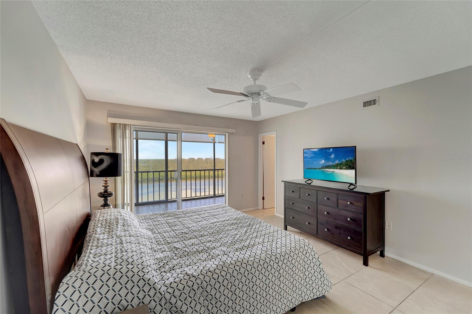 POINTE ON MIDNIGHT PASS - Residential