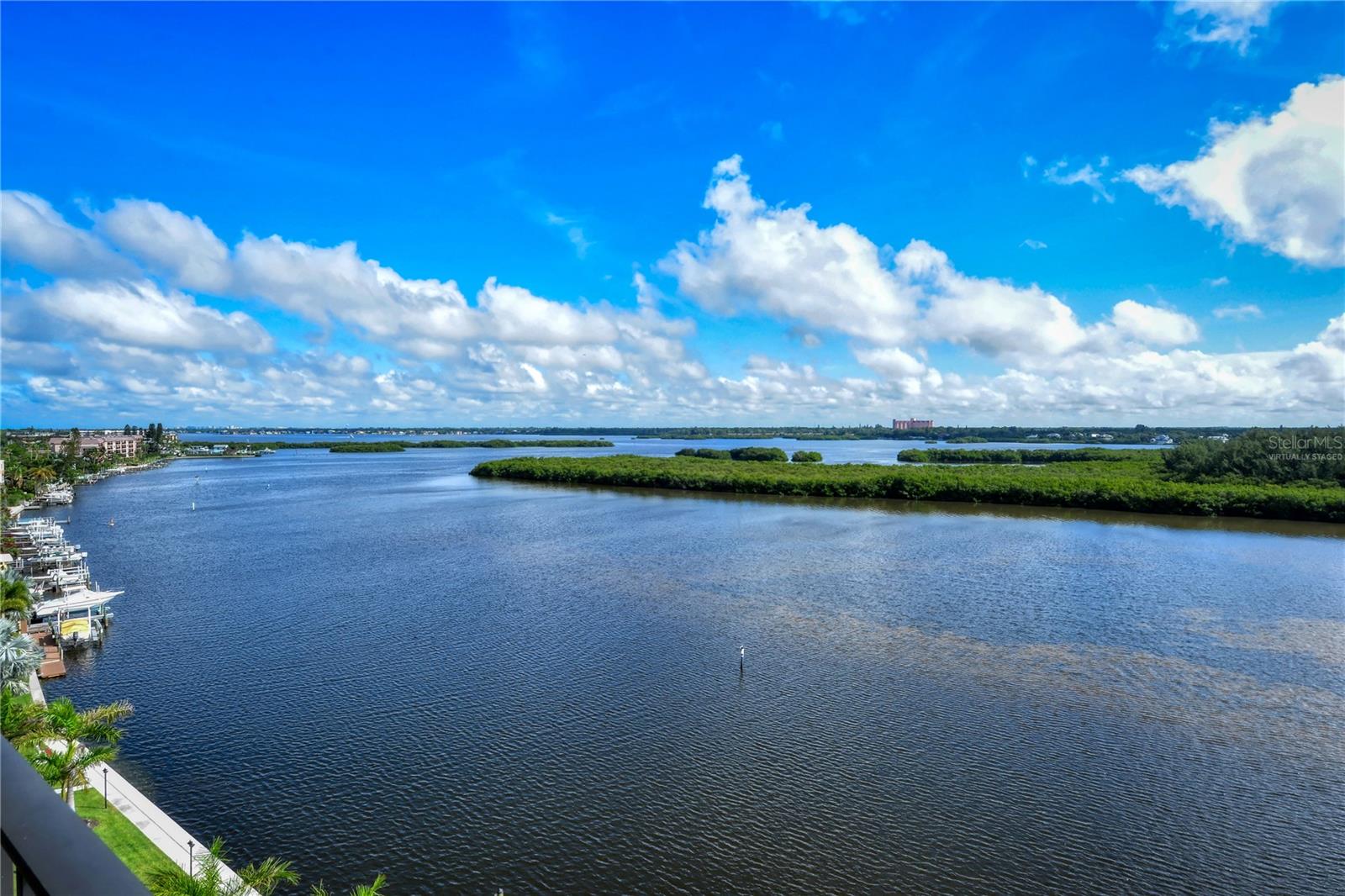 POINTE ON MIDNIGHT PASS - Residential