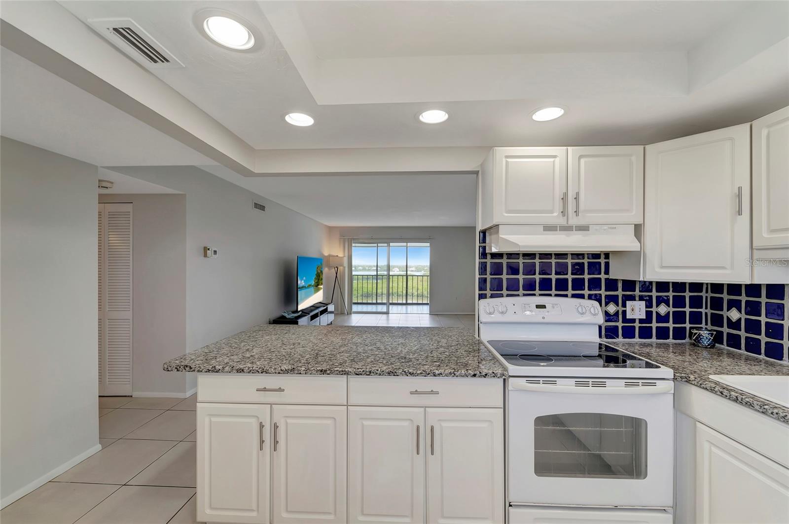 POINTE ON MIDNIGHT PASS - Residential