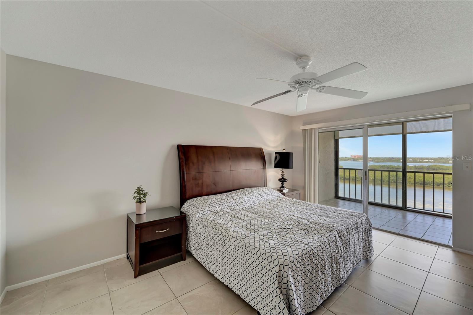 POINTE ON MIDNIGHT PASS - Residential