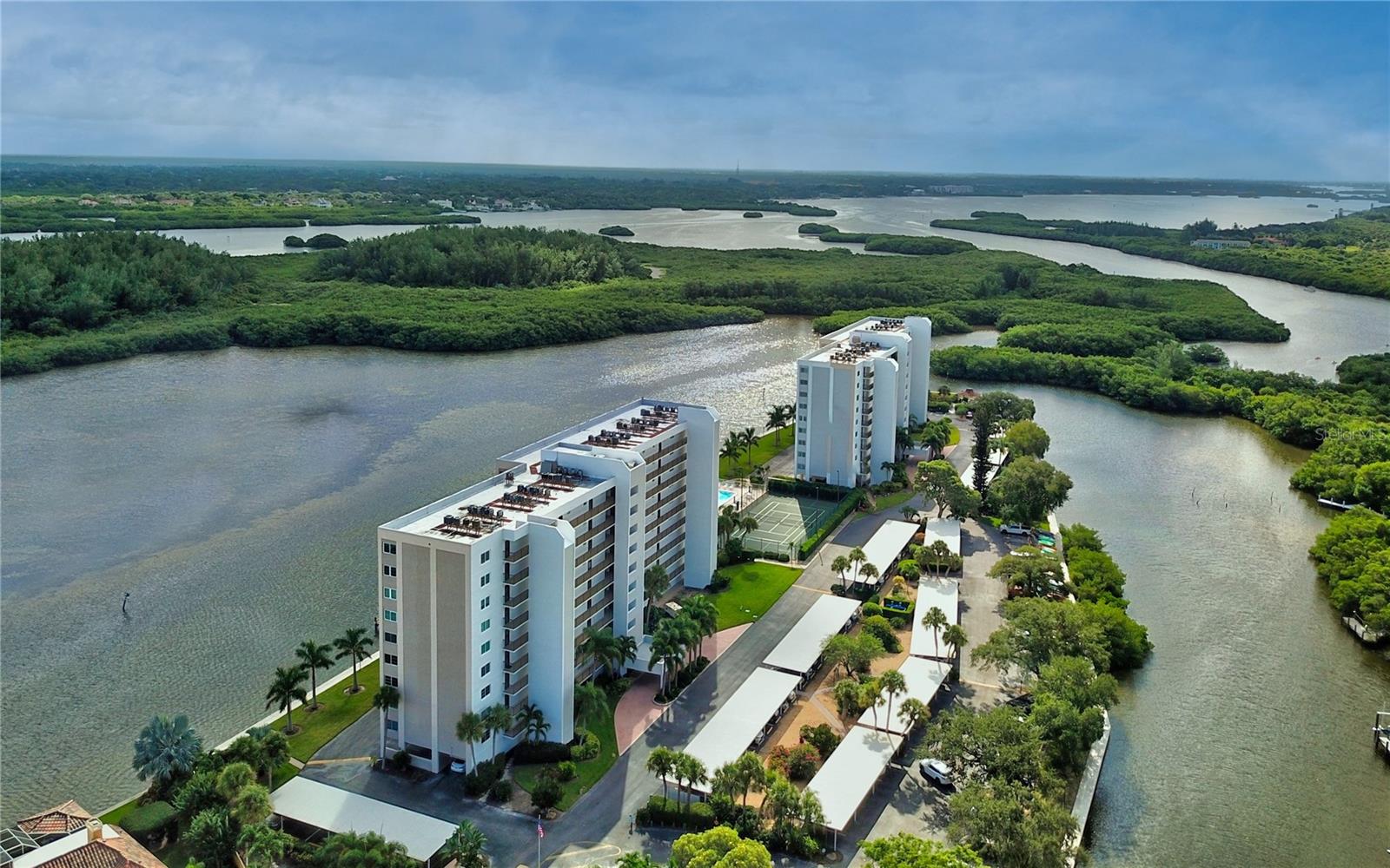 POINTE ON MIDNIGHT PASS - Residential