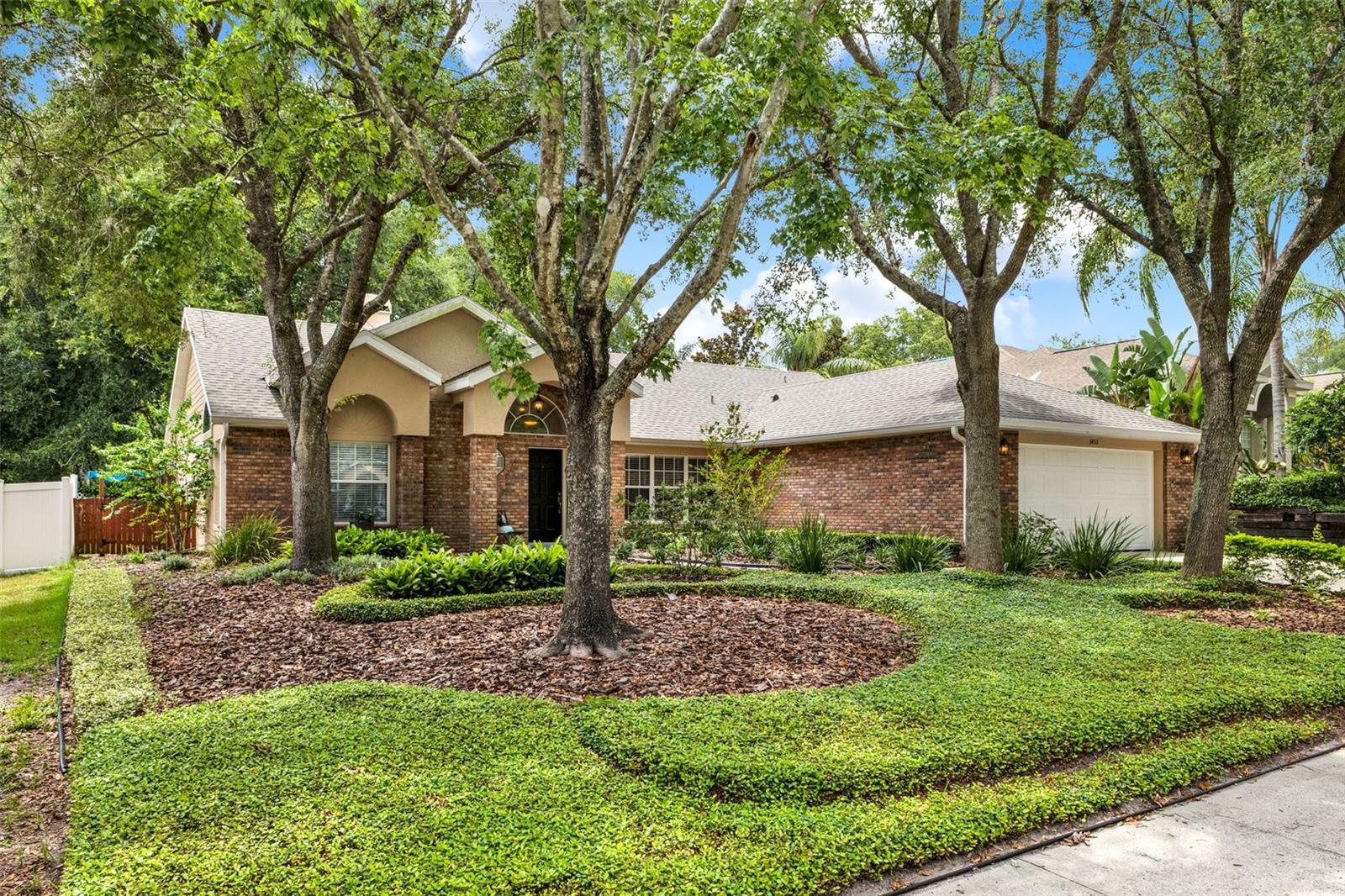 1453 MAPLE LEAF LN
