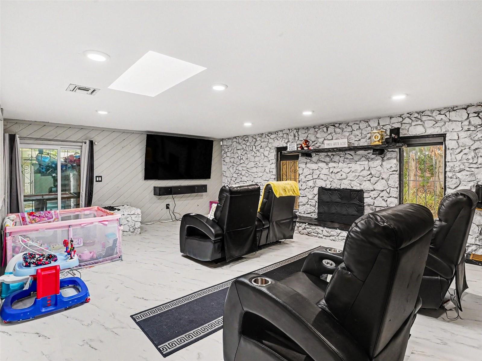 CLEAR LAKE COVE - Residential