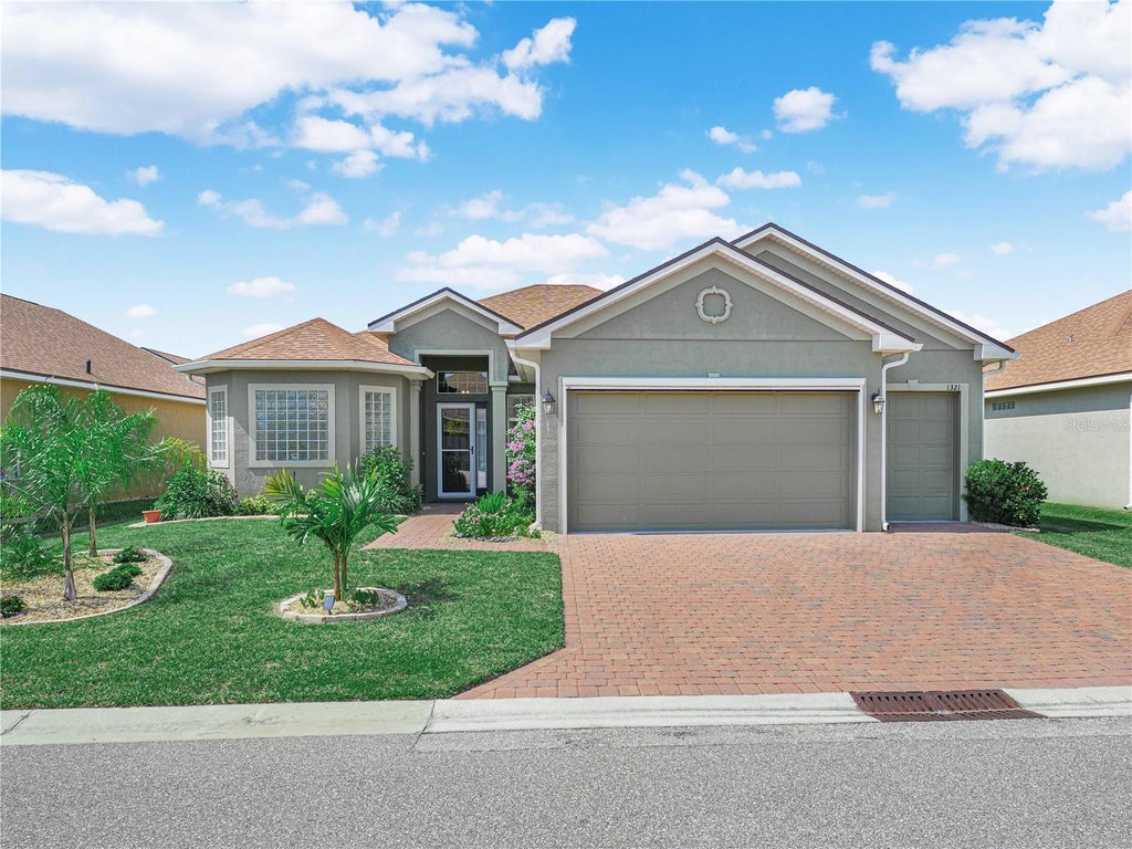 Photo of 1321 Oakmont Drive, Winter Haven, FL 33884 (MLS # P4940018)