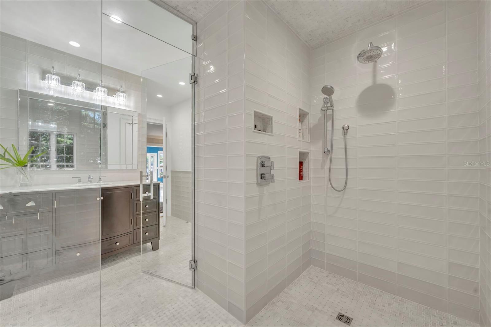 ROSE ISLE SEC 01 - Residential