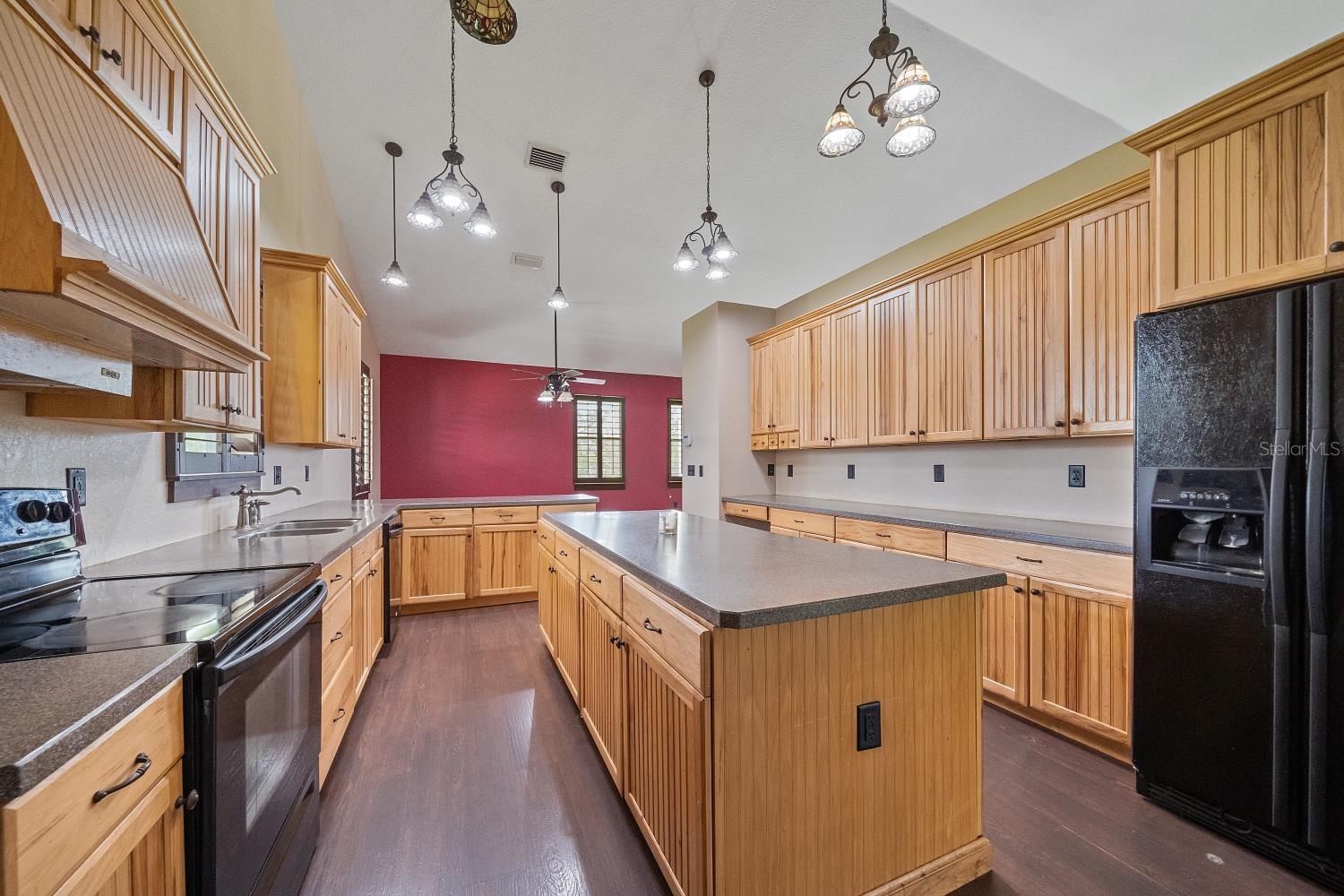 POMELLO PARK CONTINUED - Residential