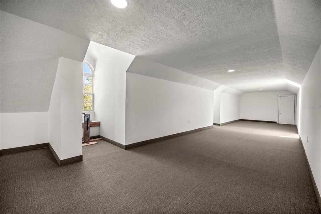 listing image 73