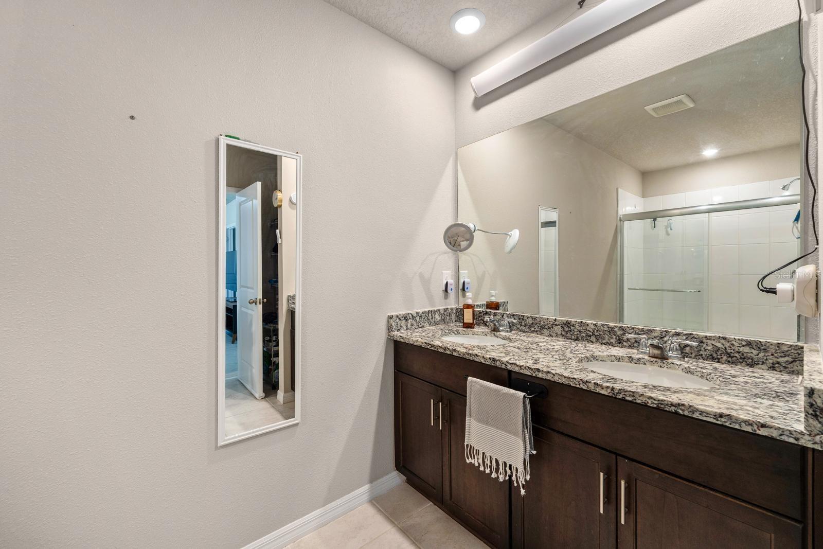 C8J / LANTANA GROV - Residential