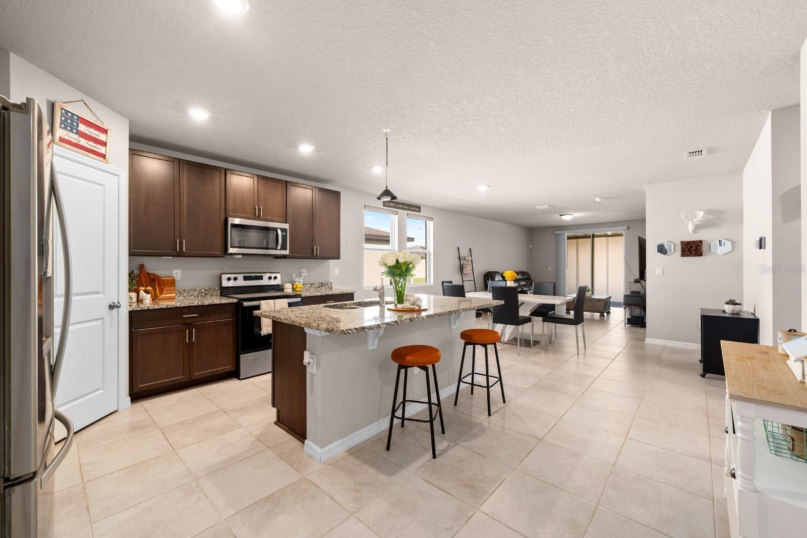 C8J / LANTANA GROV - Residential