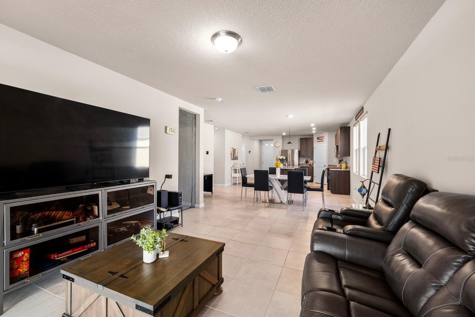 C8J / LANTANA GROV - Residential