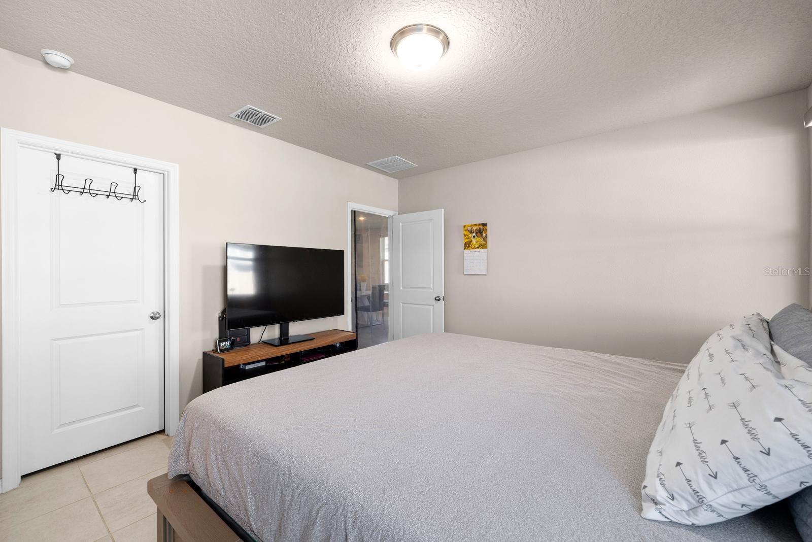 C8J / LANTANA GROV - Residential