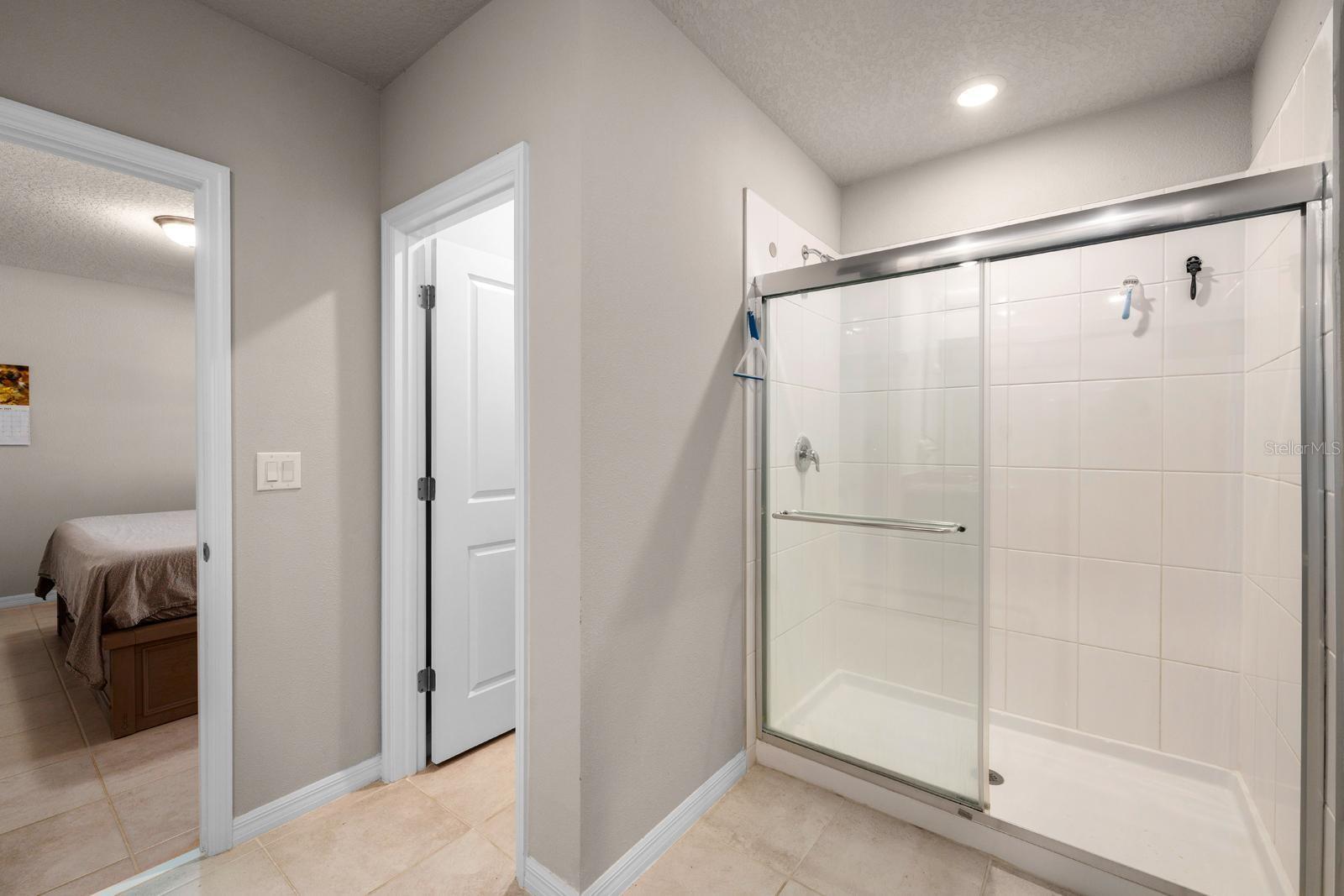 C8J / LANTANA GROV - Residential