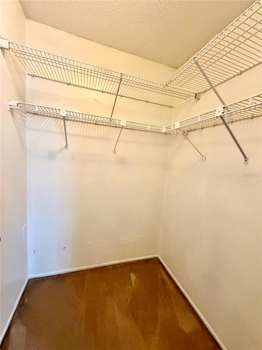 LAKE FOREST UNIT 01 - Residential Lease