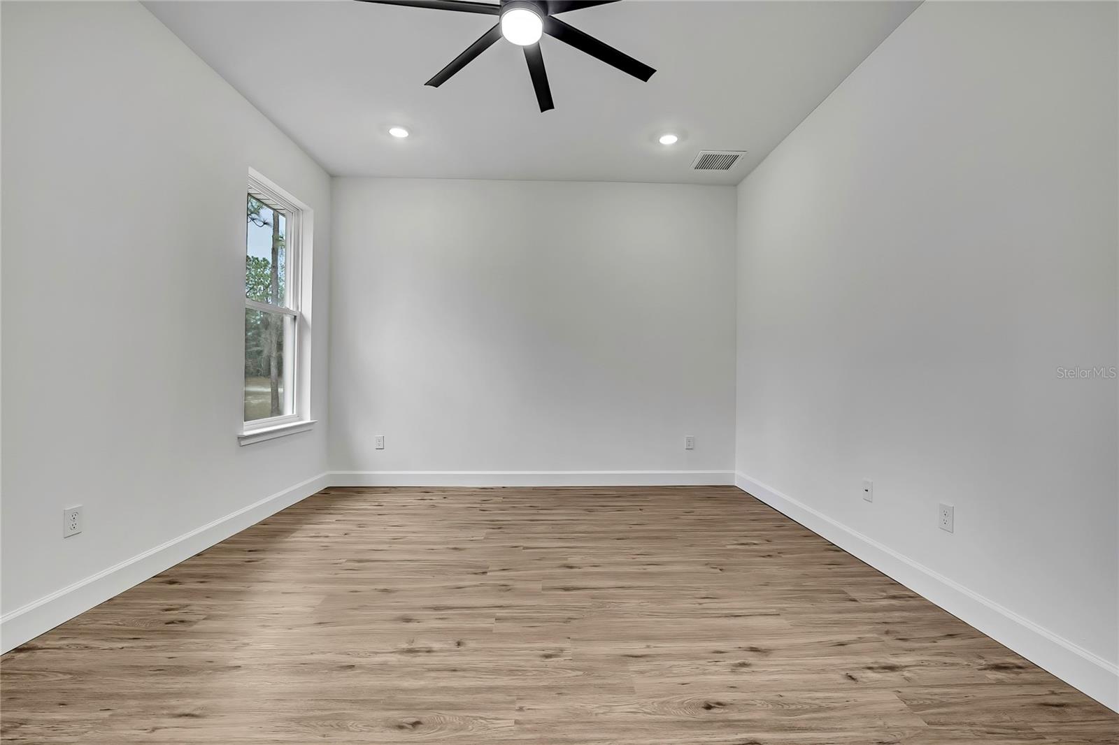 ROYAL HIGHLANDS - Residential