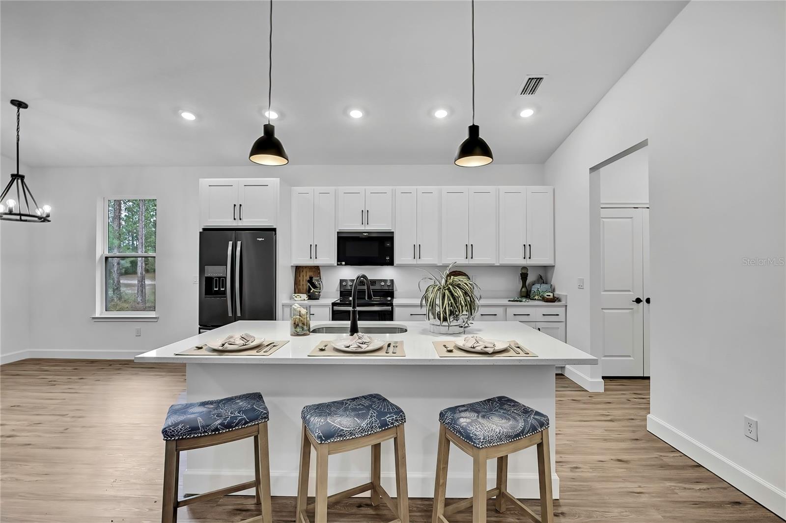 ROYAL HIGHLANDS - Residential