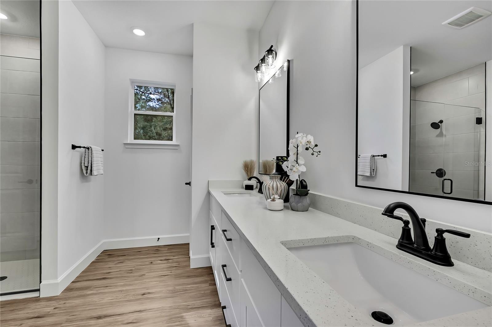 ROYAL HIGHLANDS - Residential