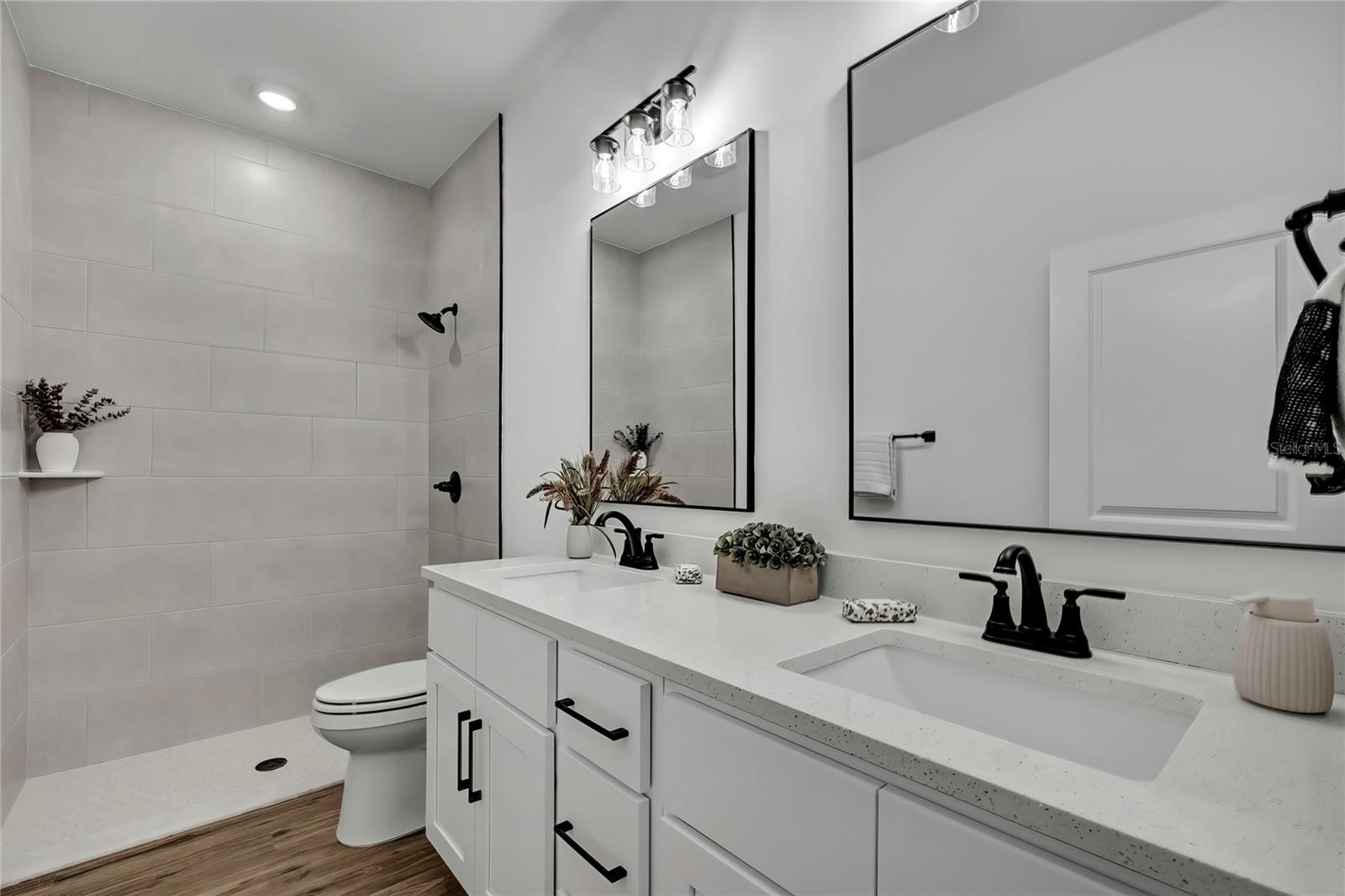 ROYAL HIGHLANDS - Residential