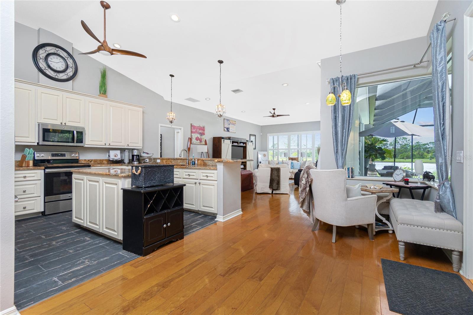 RIVERBEND ESTATE - Residential