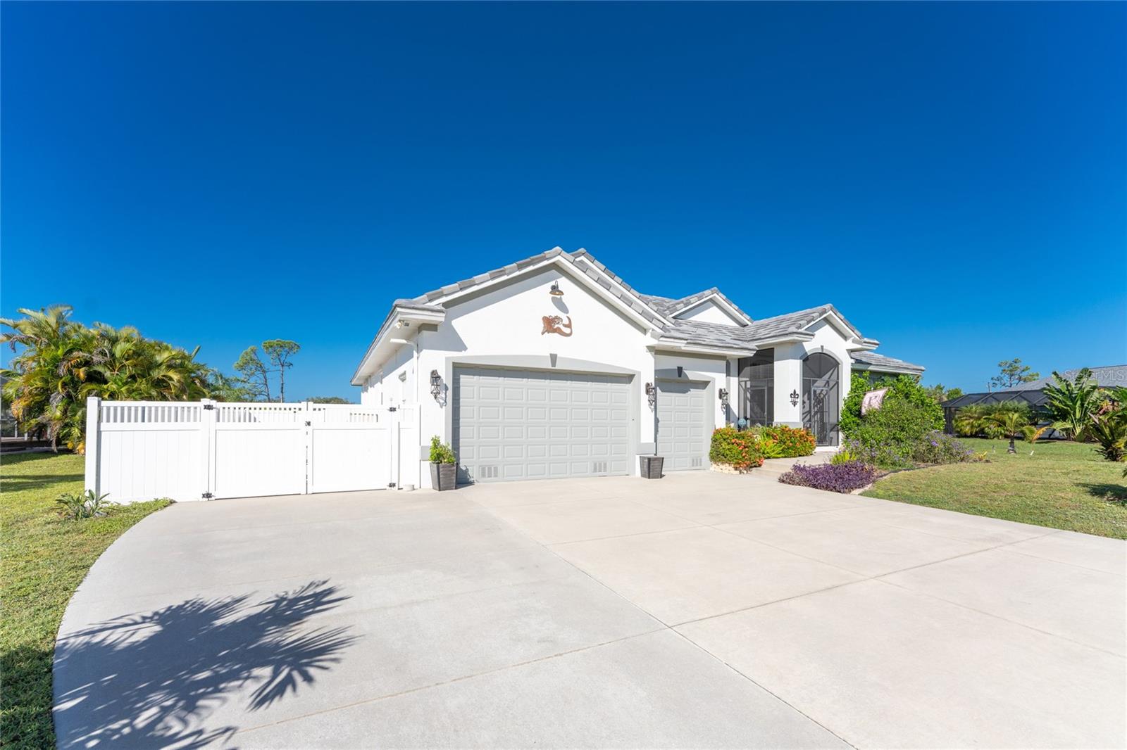 RIVERBEND ESTATE - Residential