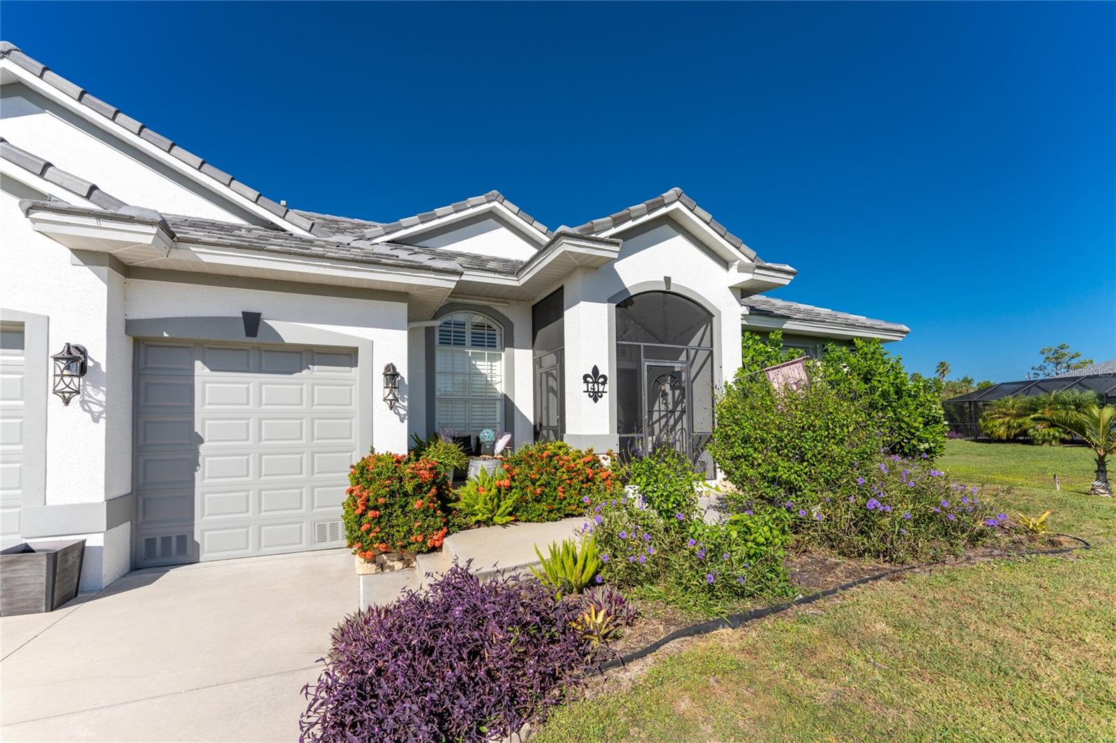 RIVERBEND ESTATE - Residential