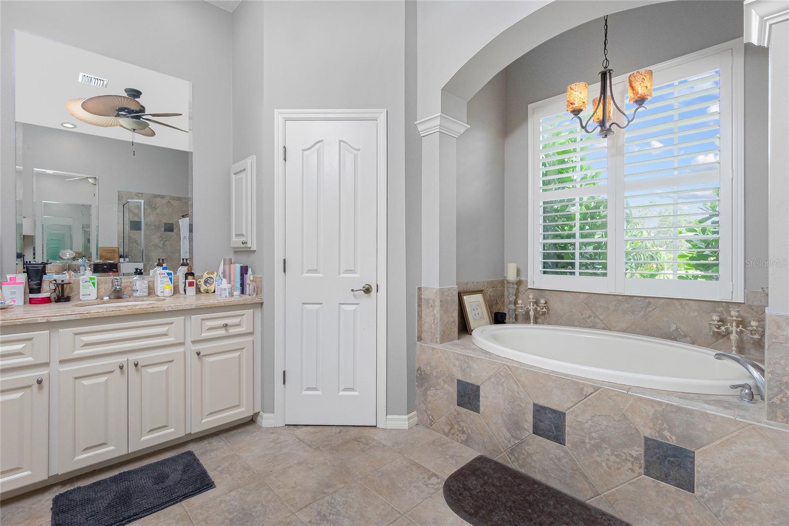 RIVERBEND ESTATE - Residential