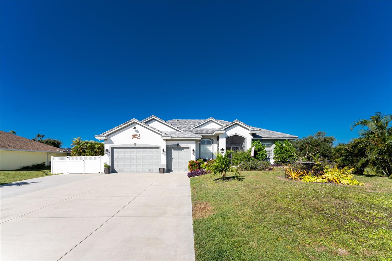 RIVERBEND ESTATE - Residential