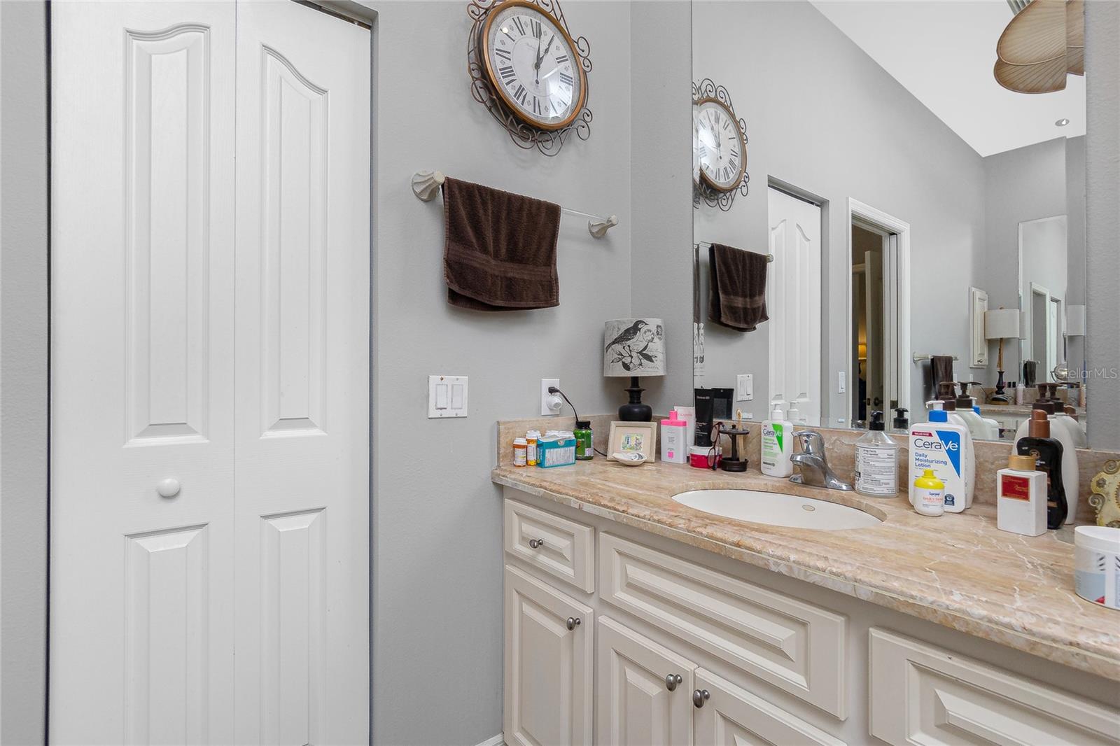 RIVERBEND ESTATE - Residential