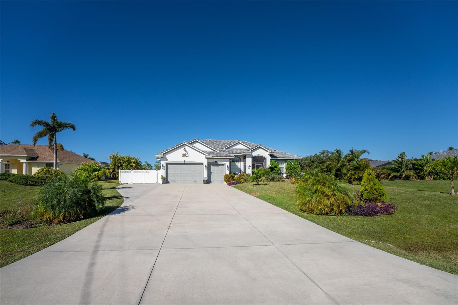 RIVERBEND ESTATE - Residential